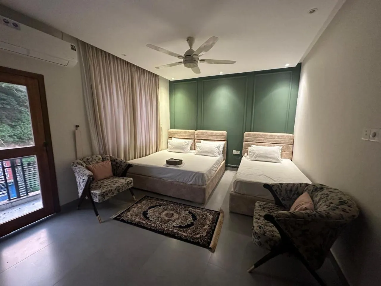 Bed in Hotel La Orilla Muzaffarabad