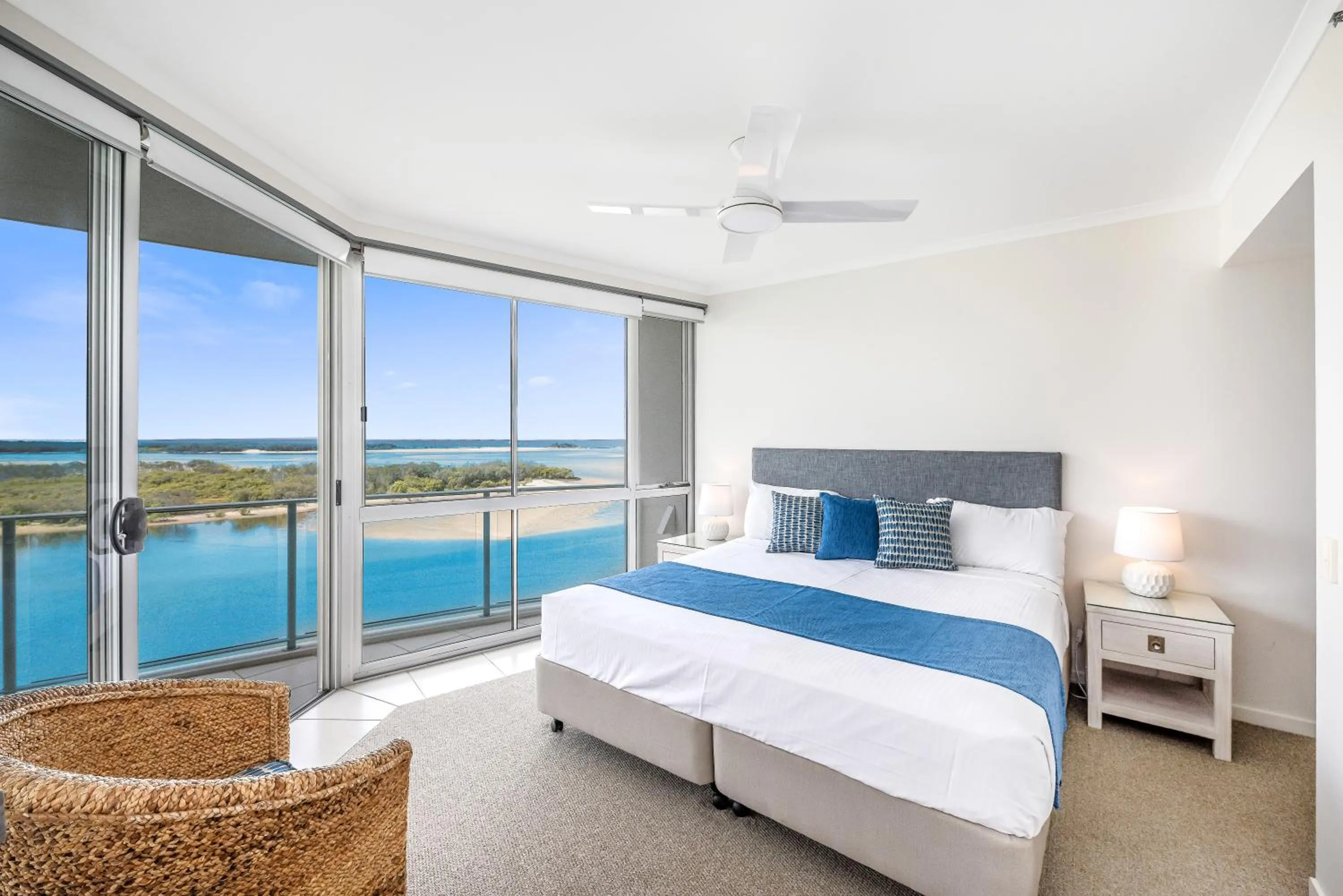 View (from property/room), Bed in The Duporth Riverside