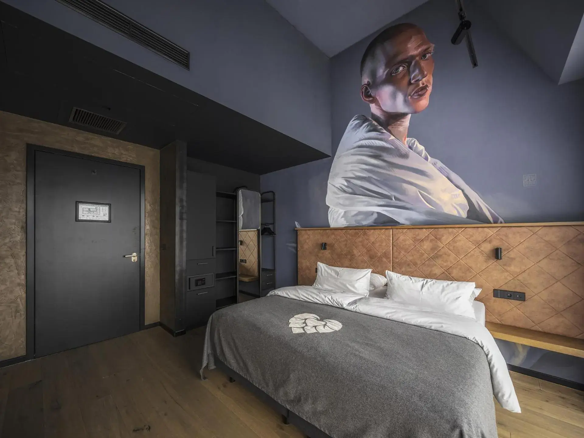 Deluxe Double Room in Liebesbier Urban Art & Smart Hotel Deluxe Double Room in Liebesbier Urban Art & Smart Hotel