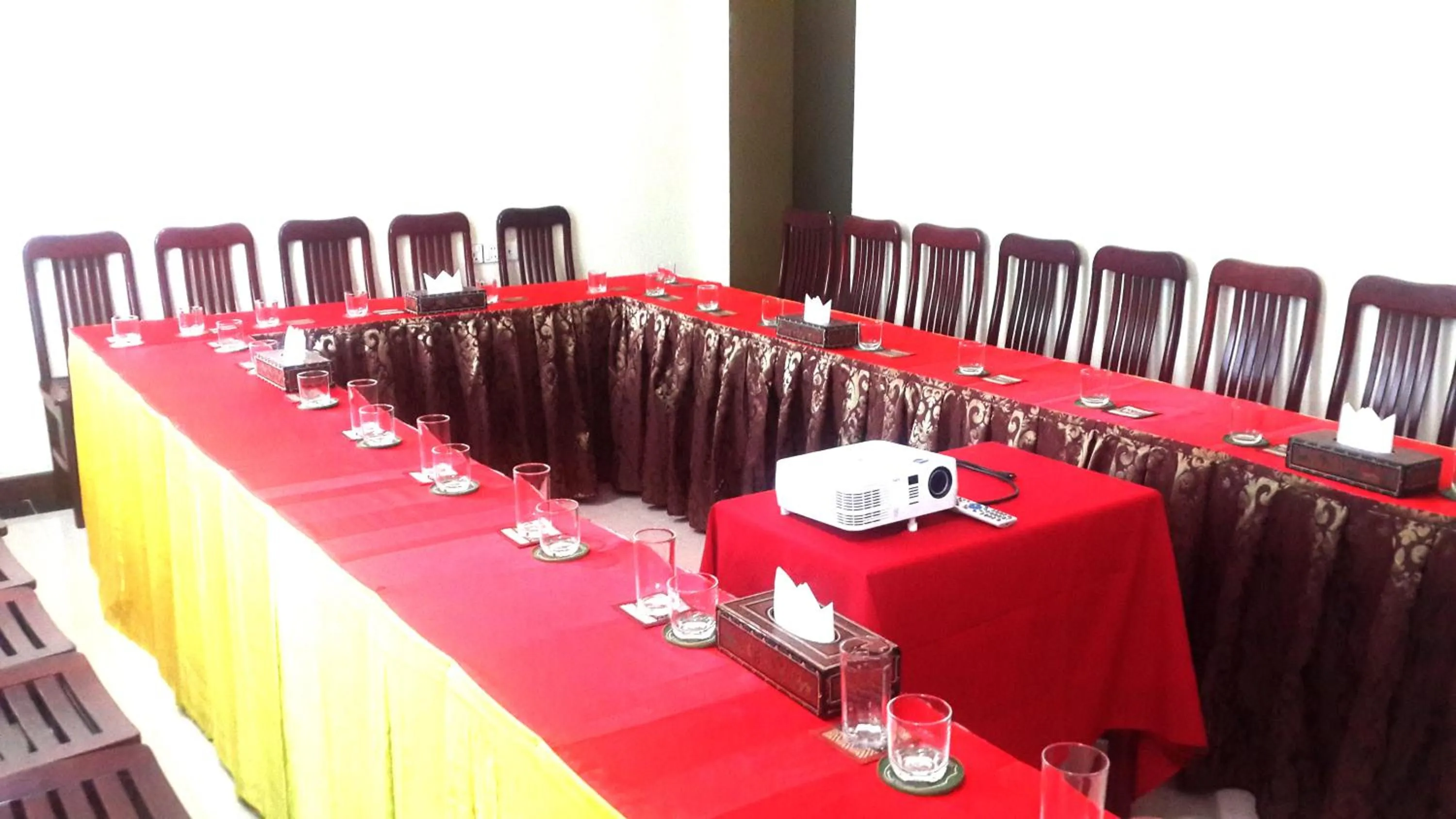 Business facilities in Hotel 63