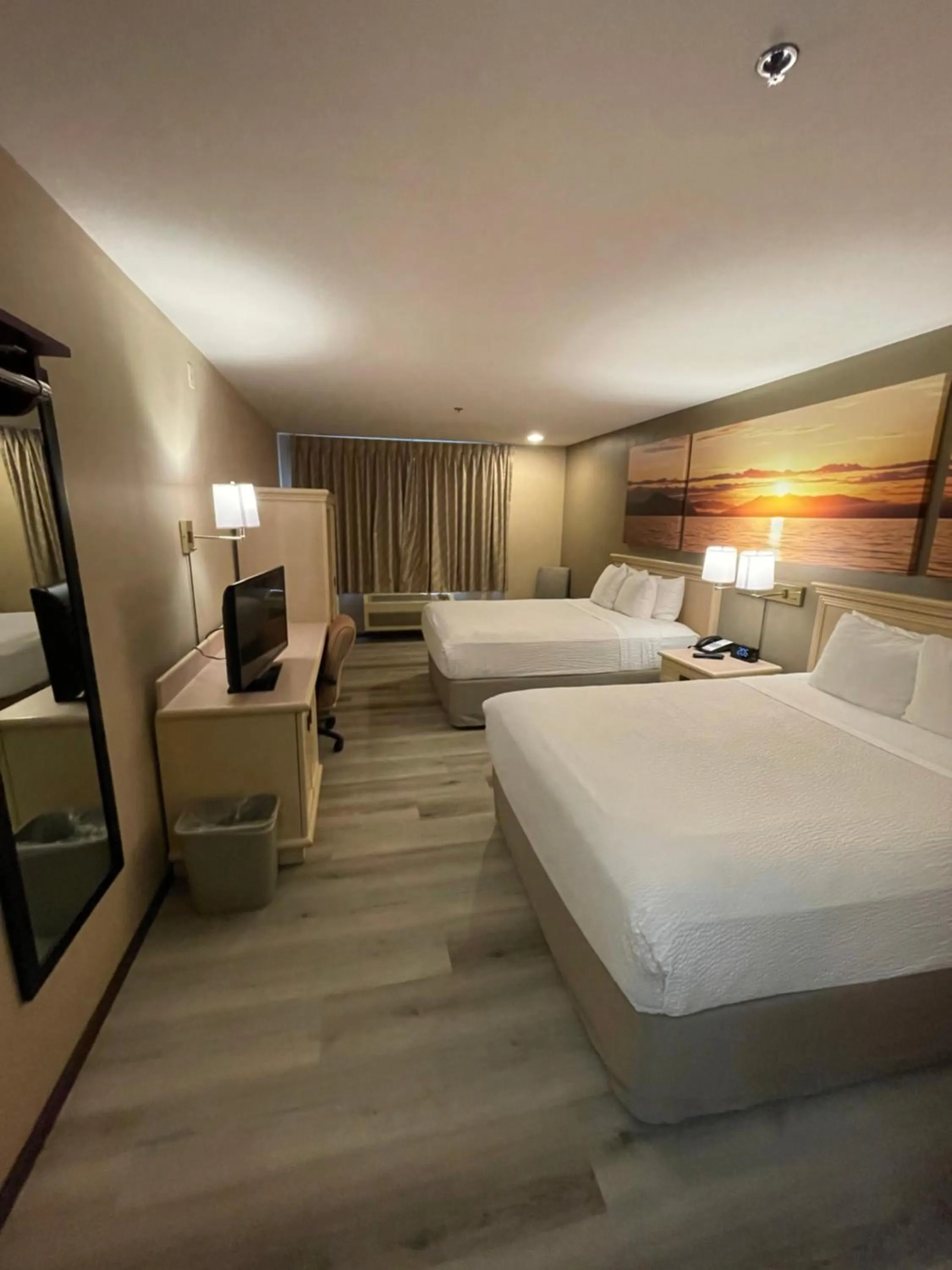 Bed in Days Inn by Wyndham Seatac Airport