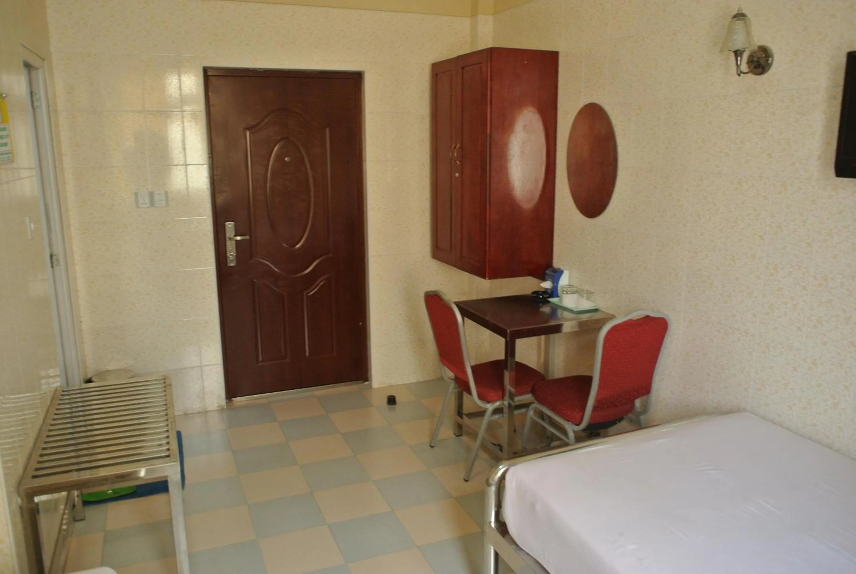 Bedroom, Bed in Hotel Shwe Eain Taw