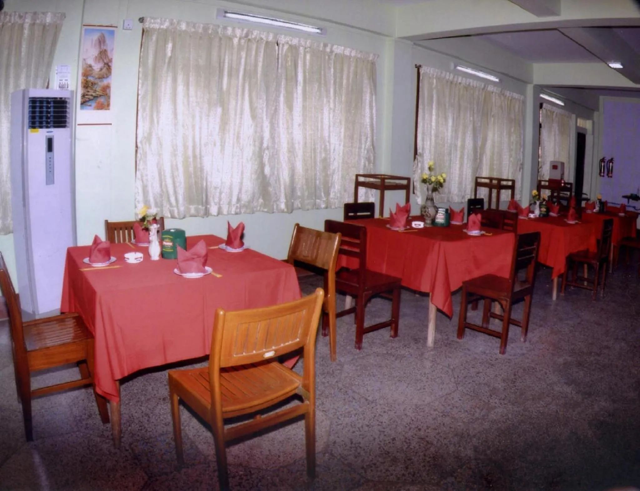 Restaurant/places to eat in Hotel Shwe Eain Taw