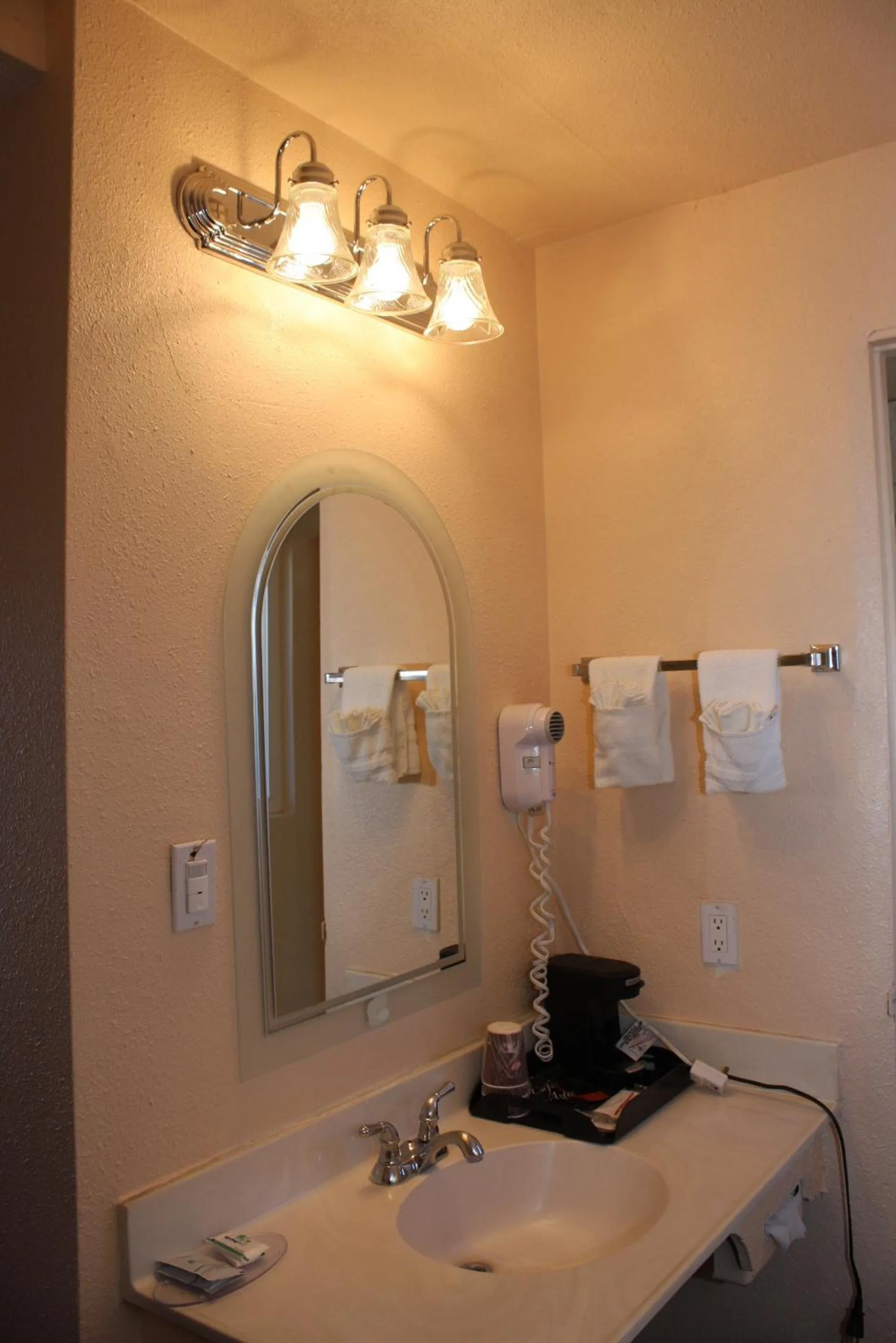 Coffee/tea facilities in Budget Inn