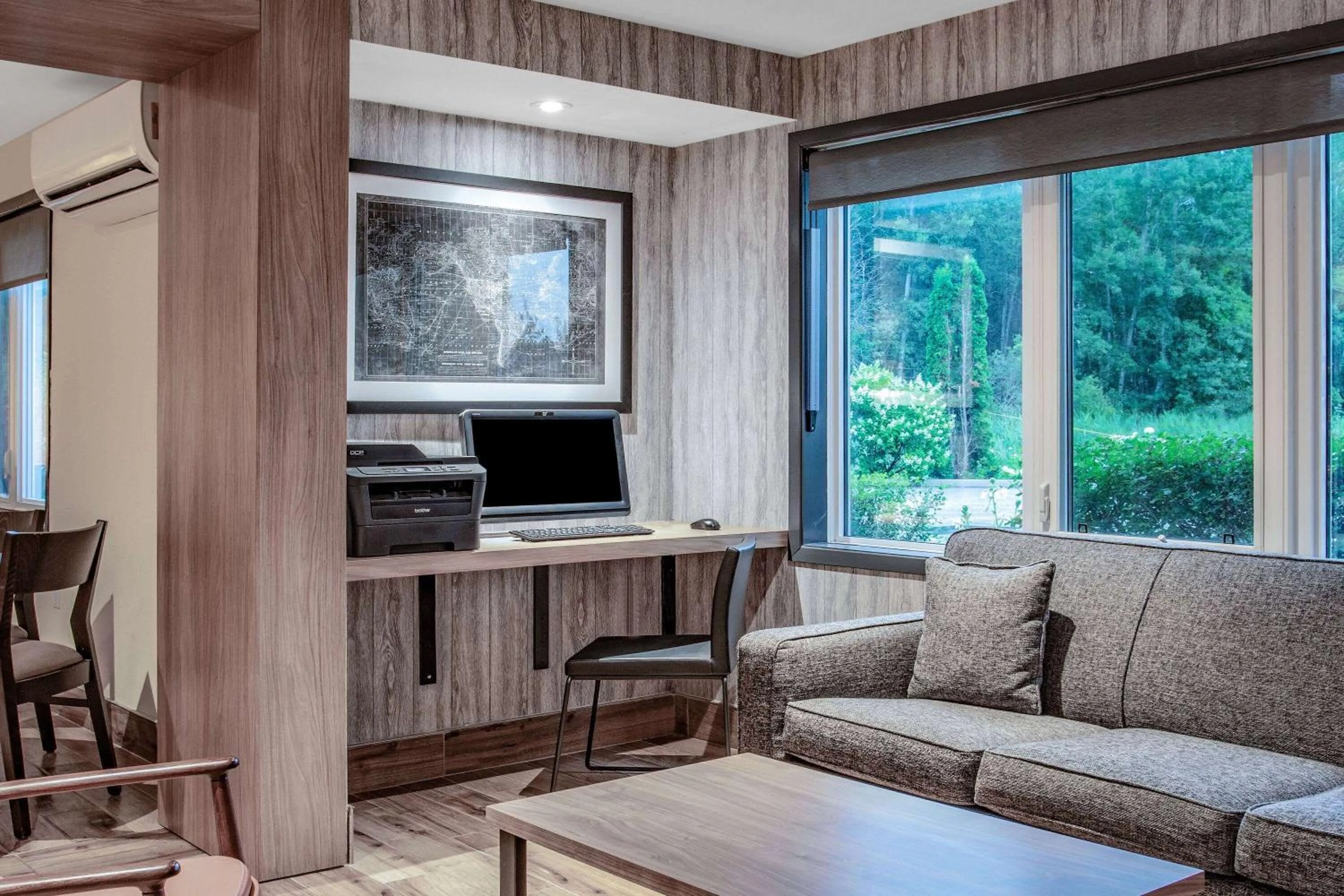 Business facilities in Super 8 by Wyndham Cornwall ON