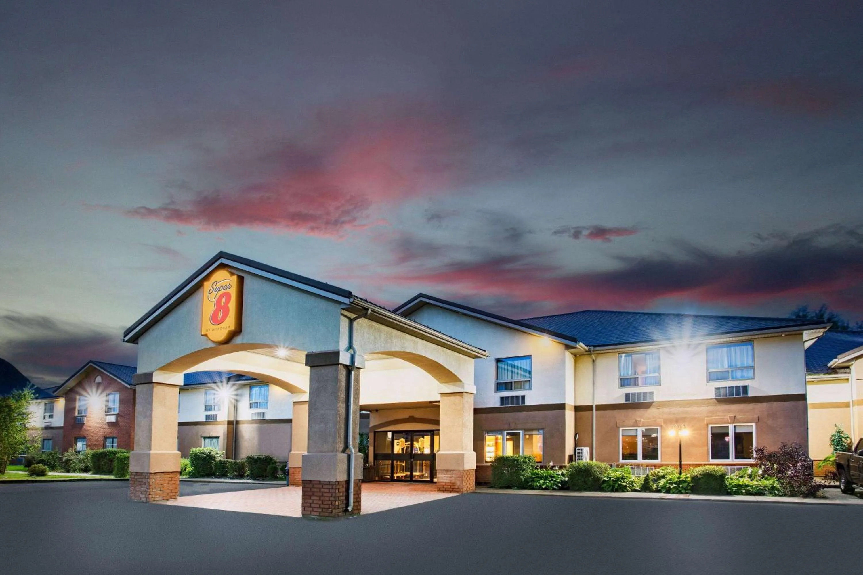 Property building in Super 8 by Wyndham Cornwall ON