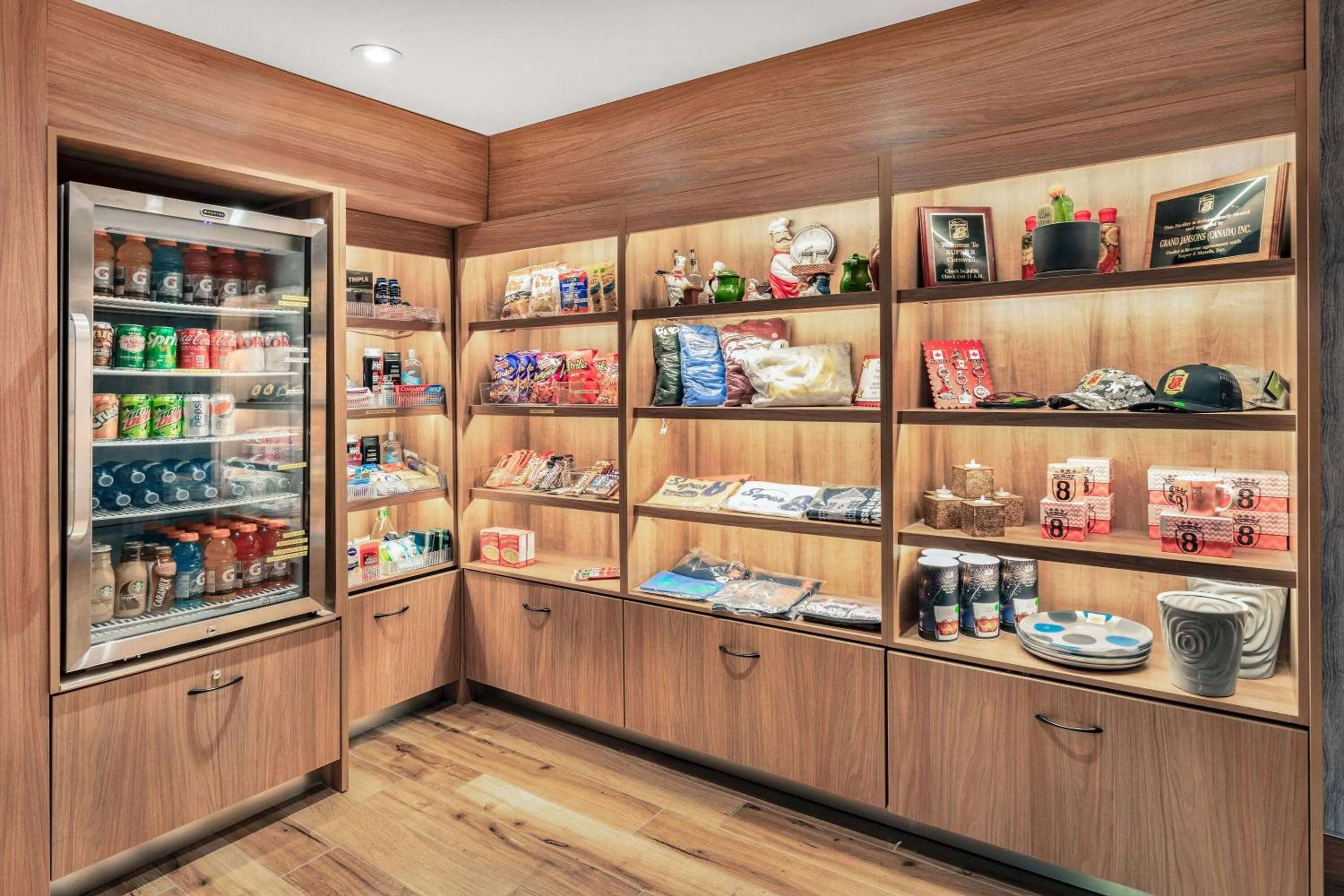 Food and drinks in Super 8 by Wyndham Cornwall ON