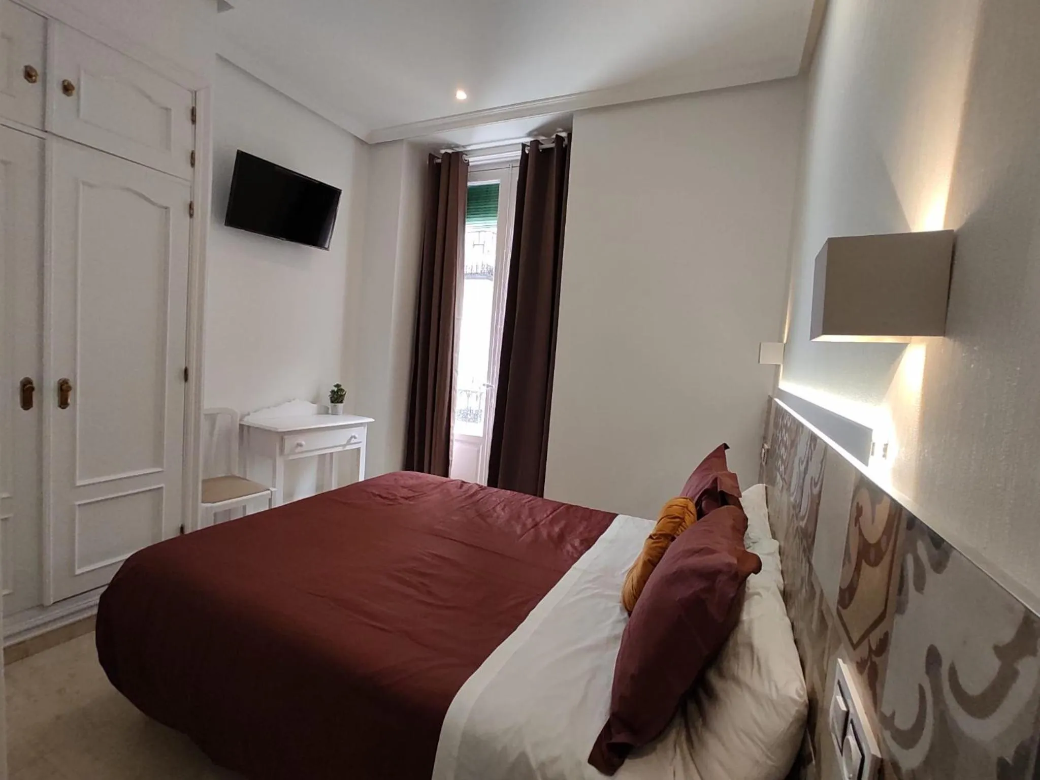 Bed in Hostal Alfaro