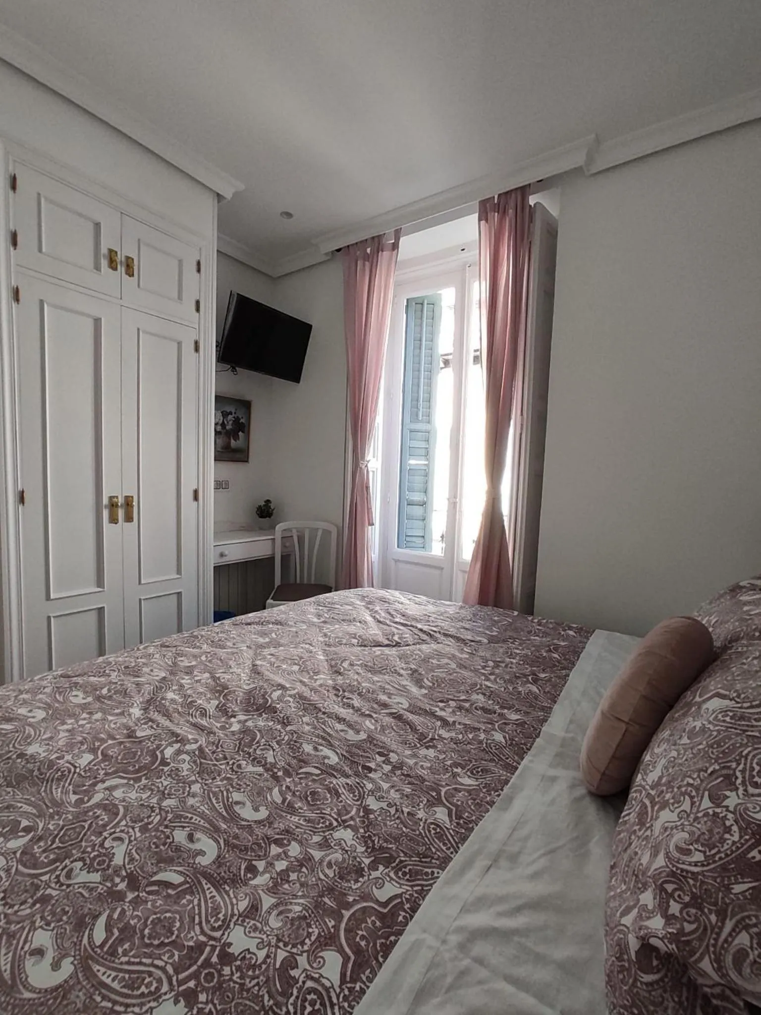 Bed in Hostal Alfaro