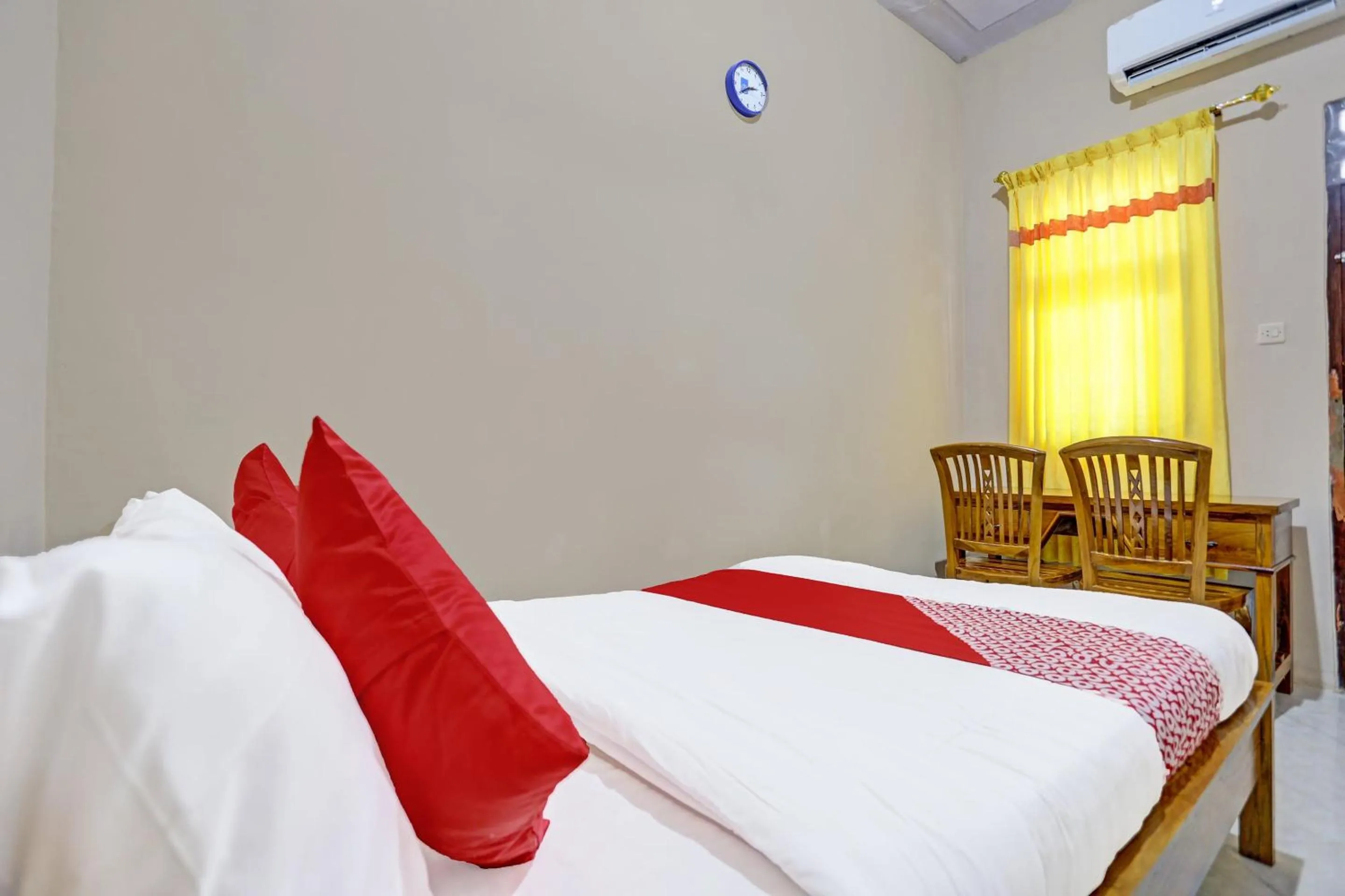 Bedroom in OYO 91261 Cita Suraya Homestay