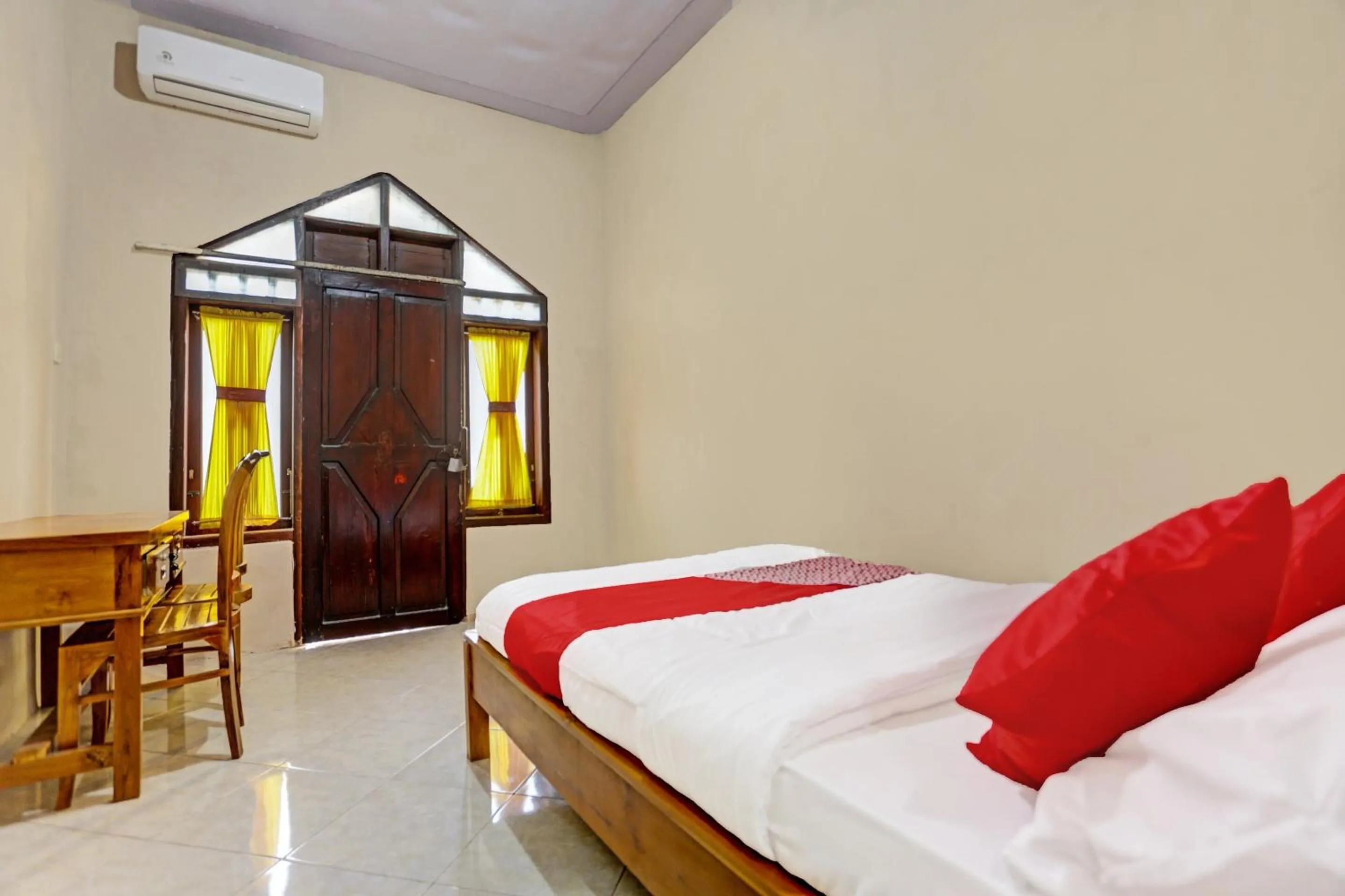 Bedroom in OYO 91261 Cita Suraya Homestay