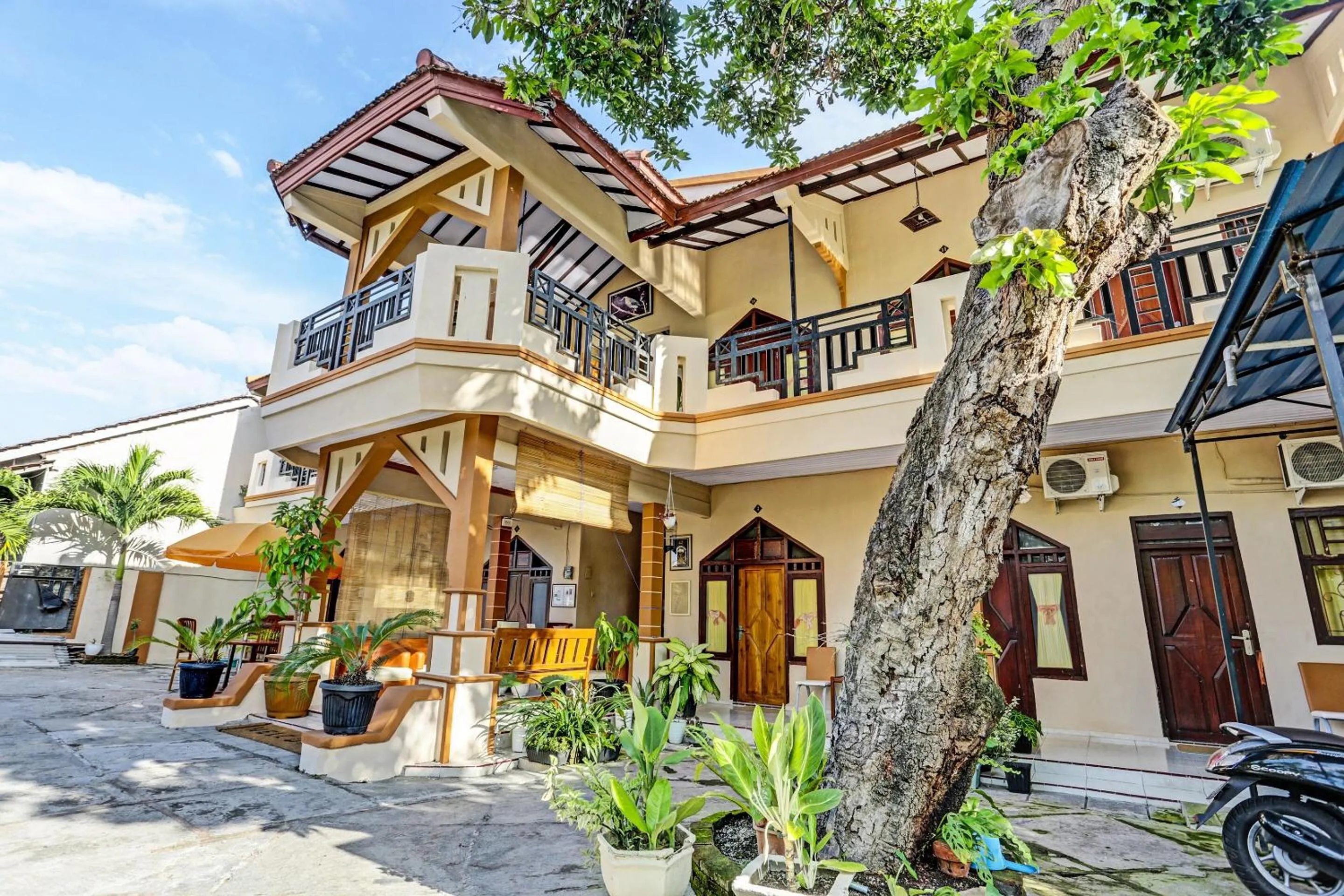 Facade/entrance in OYO 91261 Cita Suraya Homestay