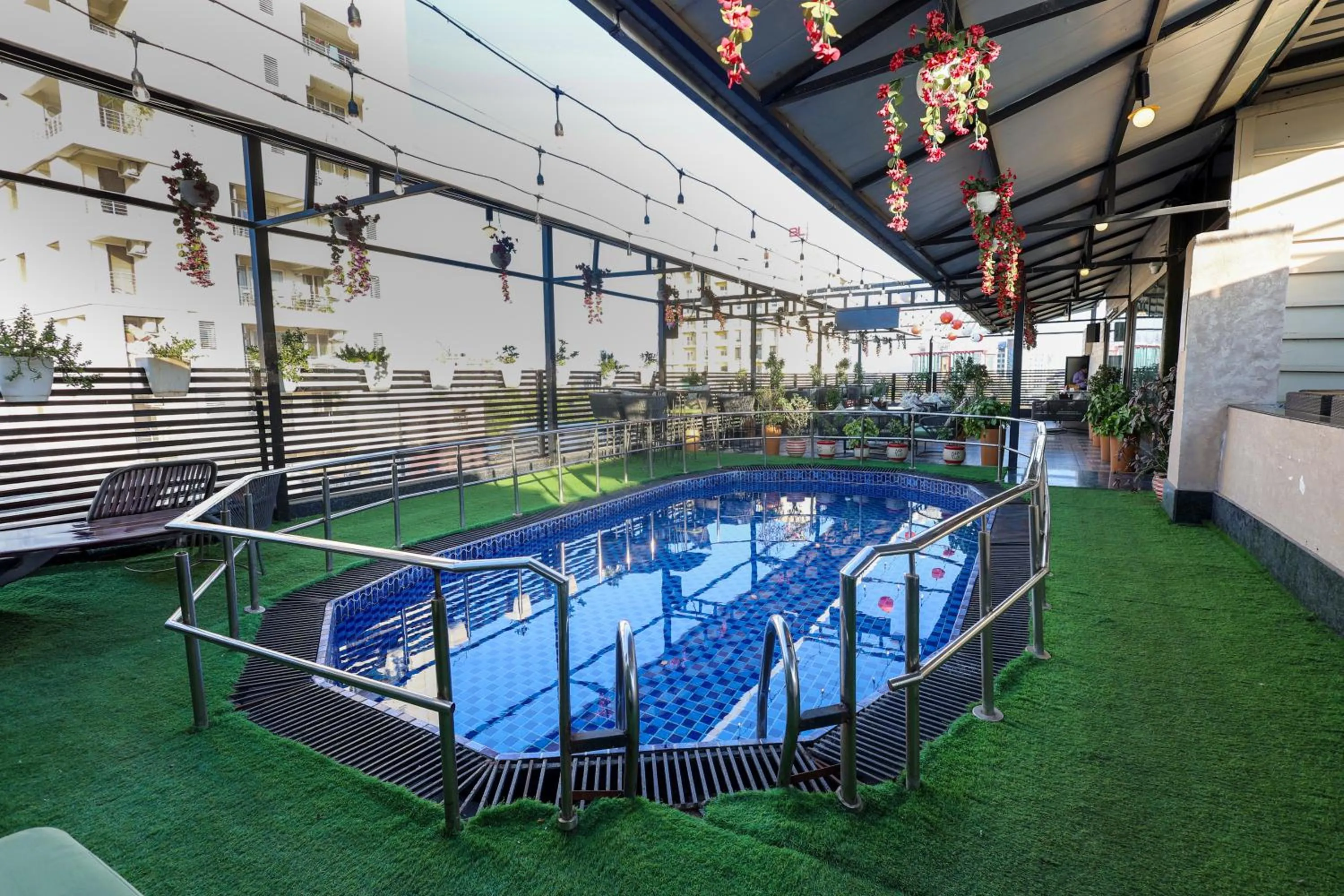 Swimming pool in WelcomHeritage Traditional Haveli