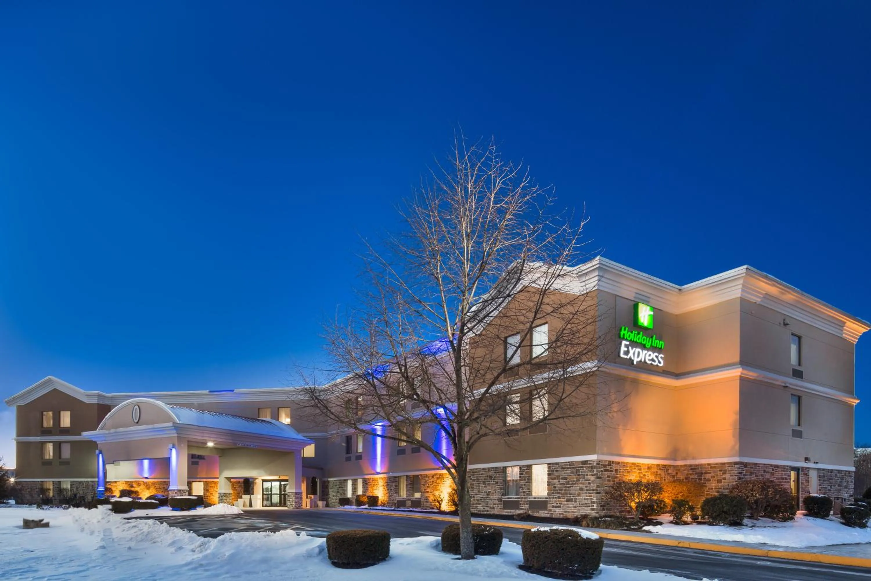 Property building in Holiday Inn Express Harrisburg I-81 - Hershey By IHG