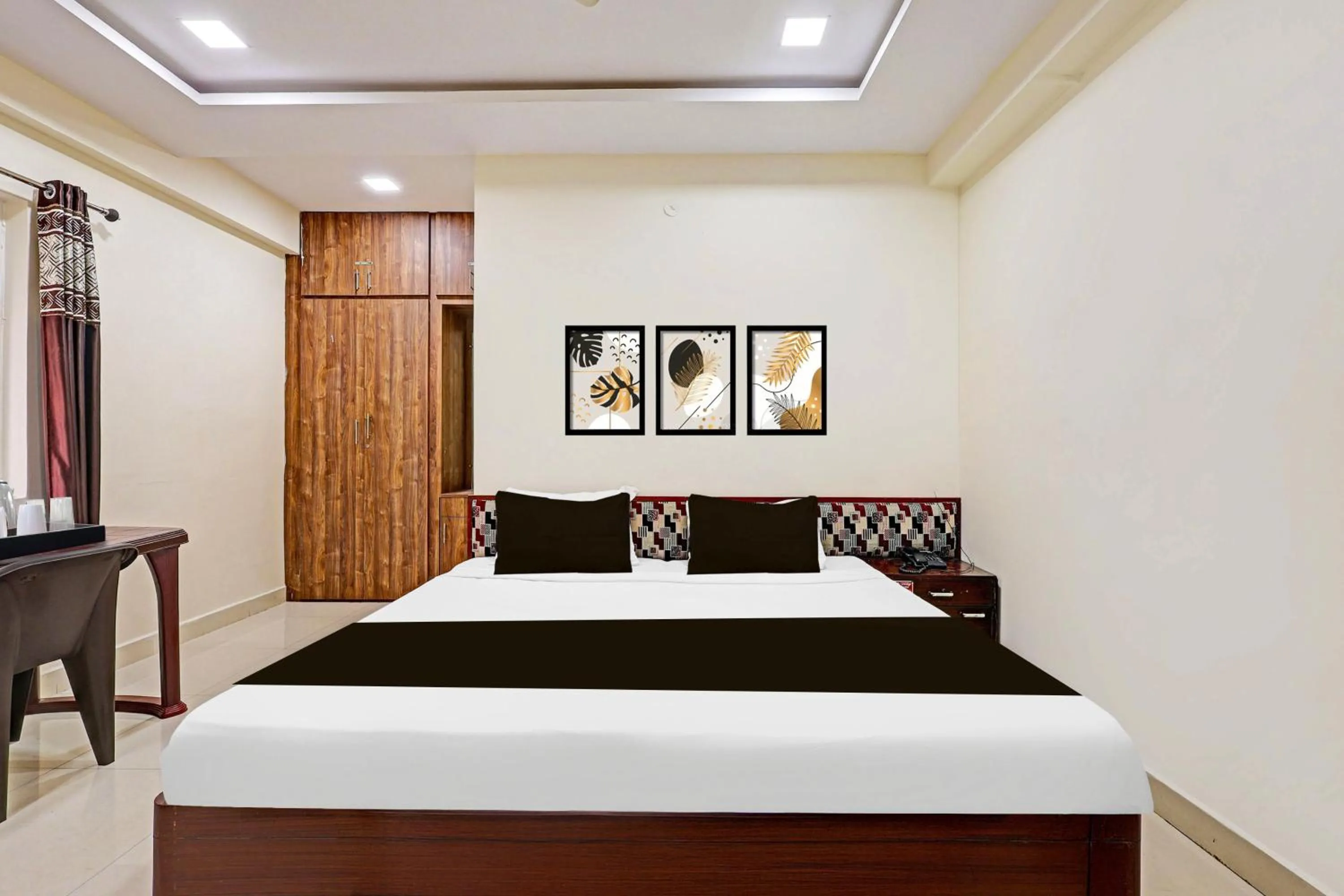 Bedroom, Bed in Super Collection O Beach Road Near GITAM