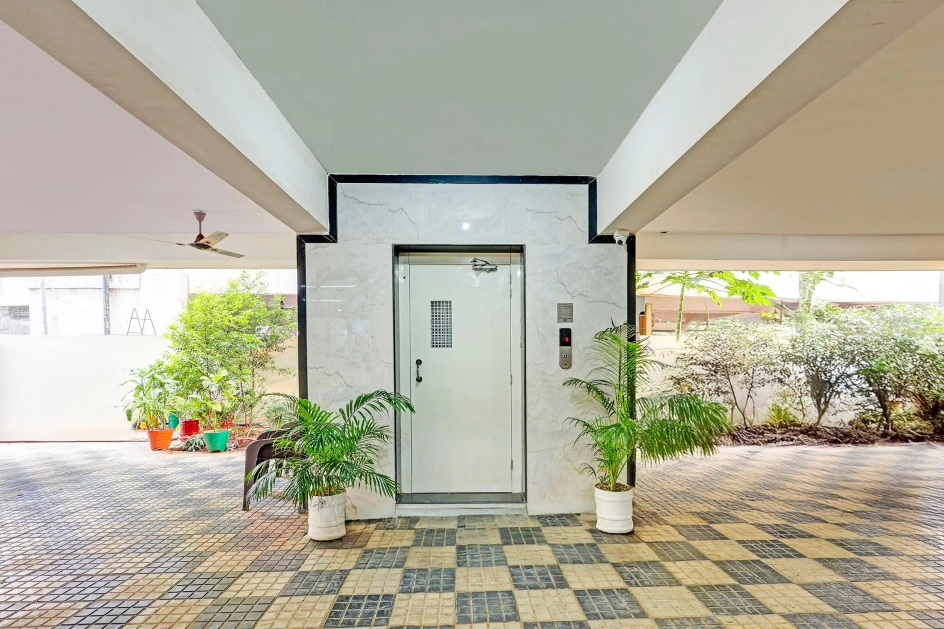 Facade/entrance in Super Collection O Beach Road Near GITAM