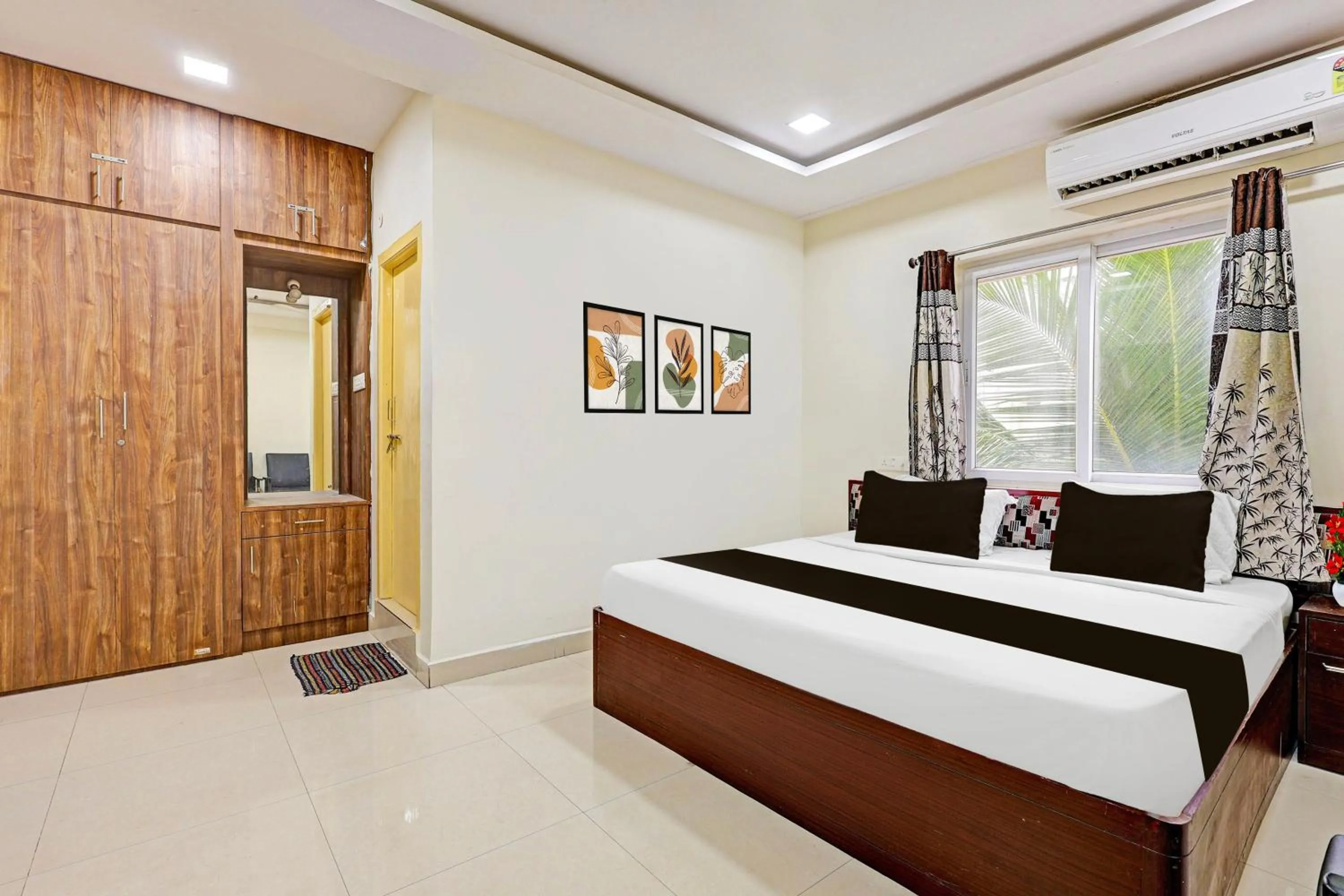 Bedroom, Bed in Super Collection O Beach Road Near GITAM