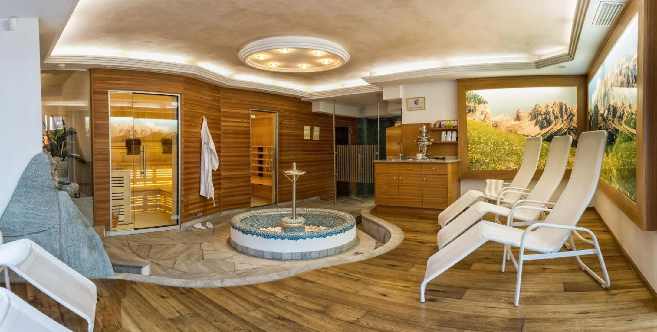Property building in Hotel Garni Aghel