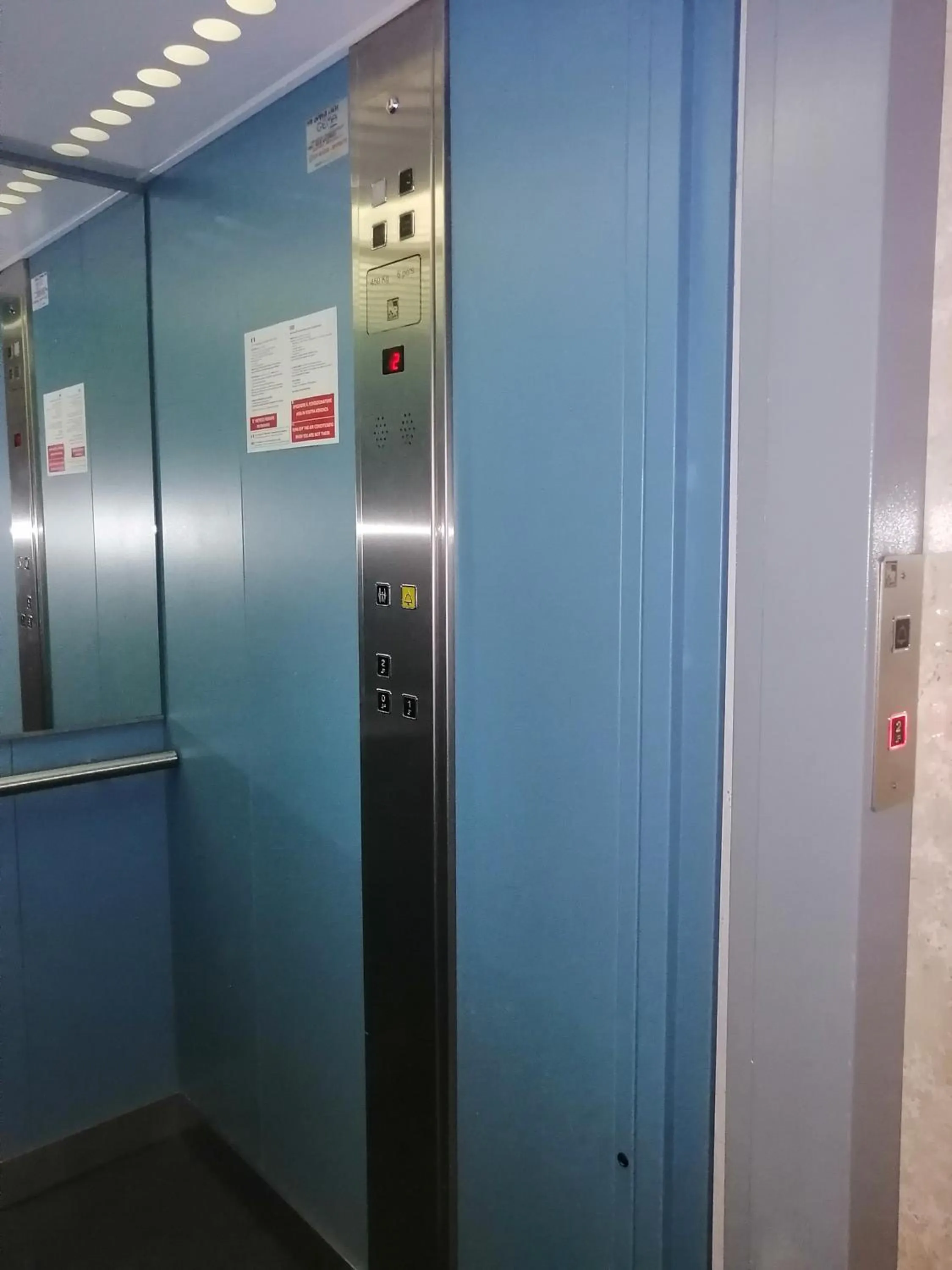 elevator in Hotel Soleo