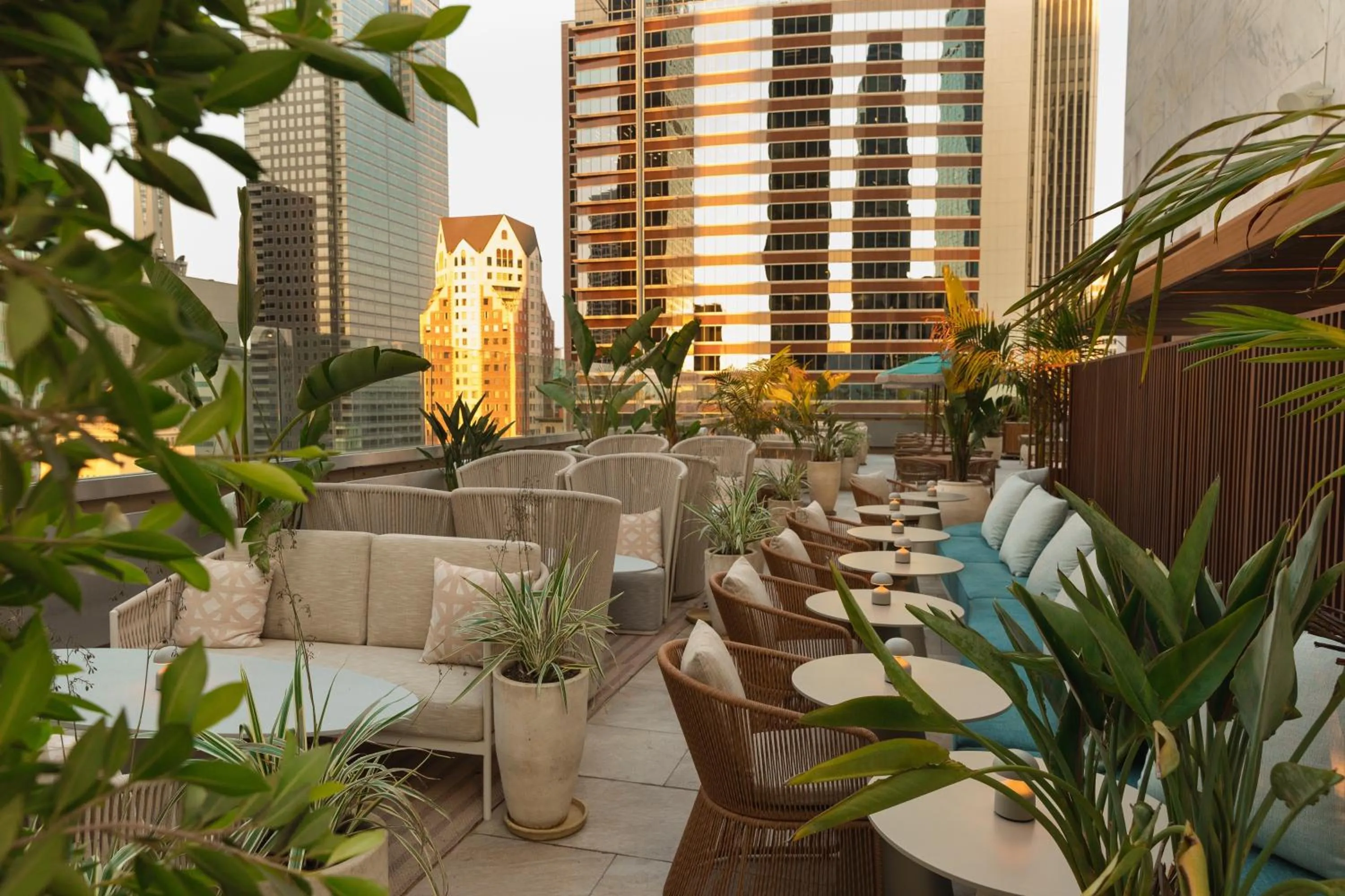 Restaurant/places to eat in The Delphi Downtown LA