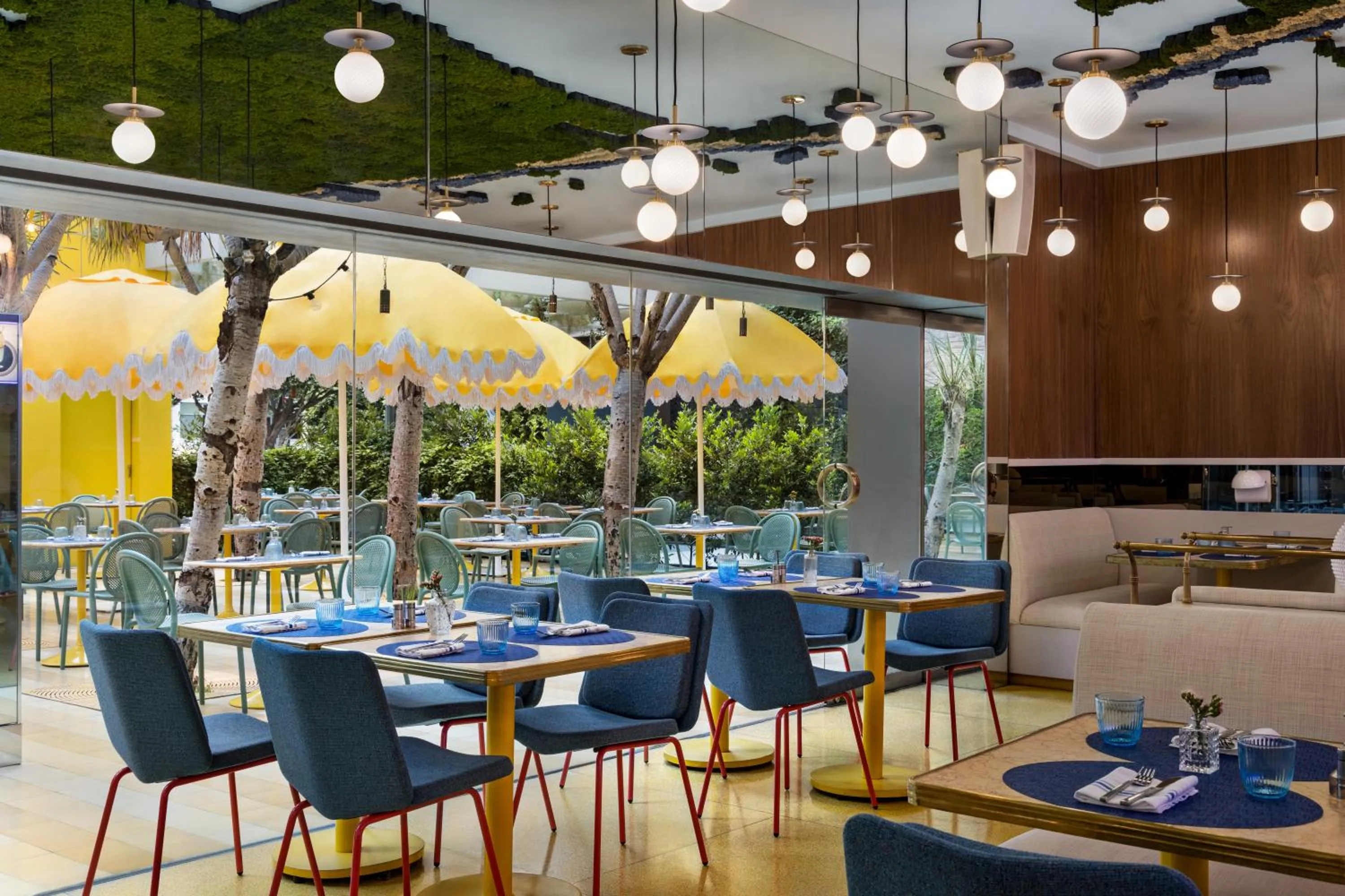 Restaurant/places to eat in The Delphi Downtown LA