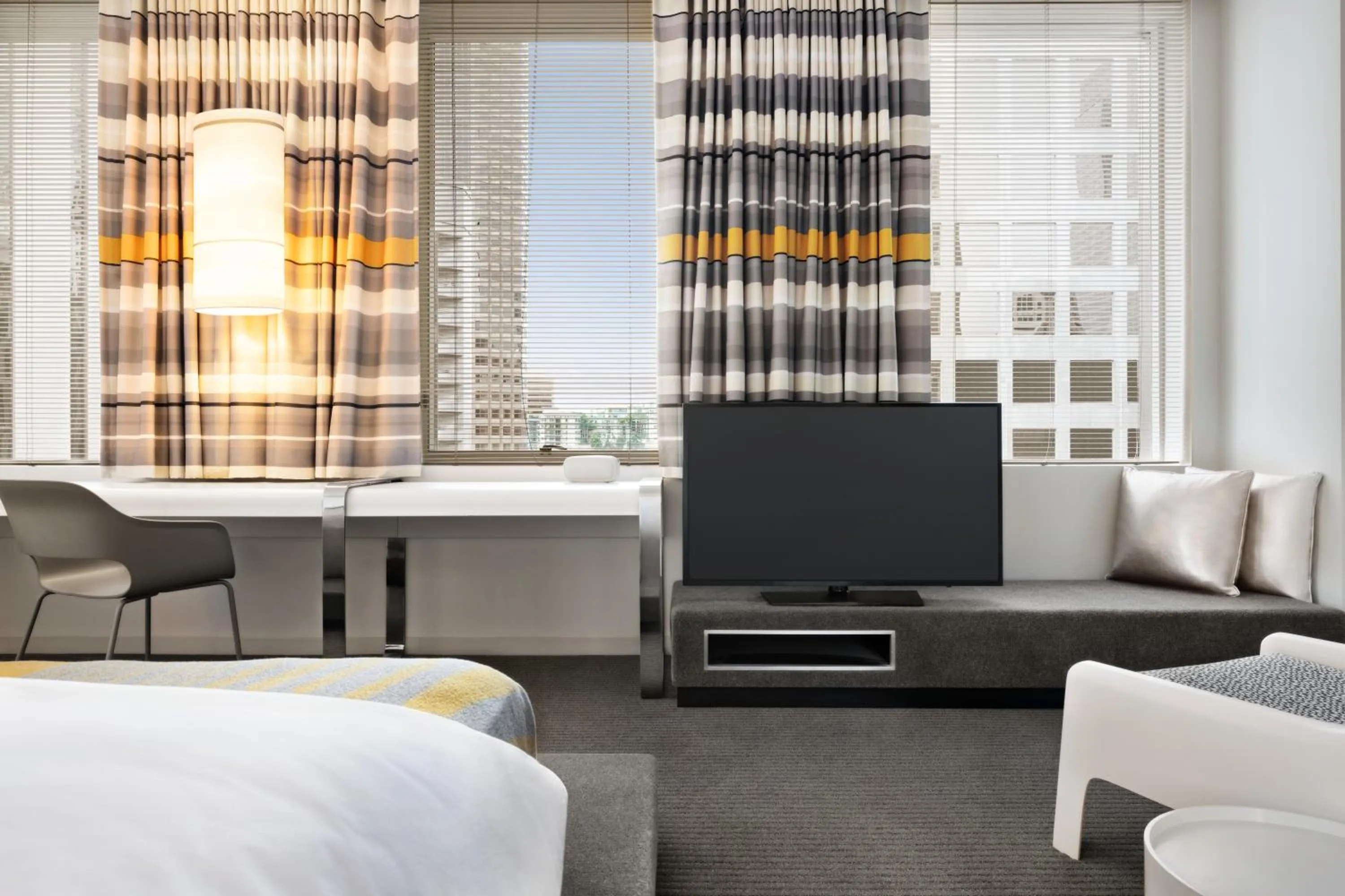 TV and multimedia, Bed in The Delphi Downtown LA