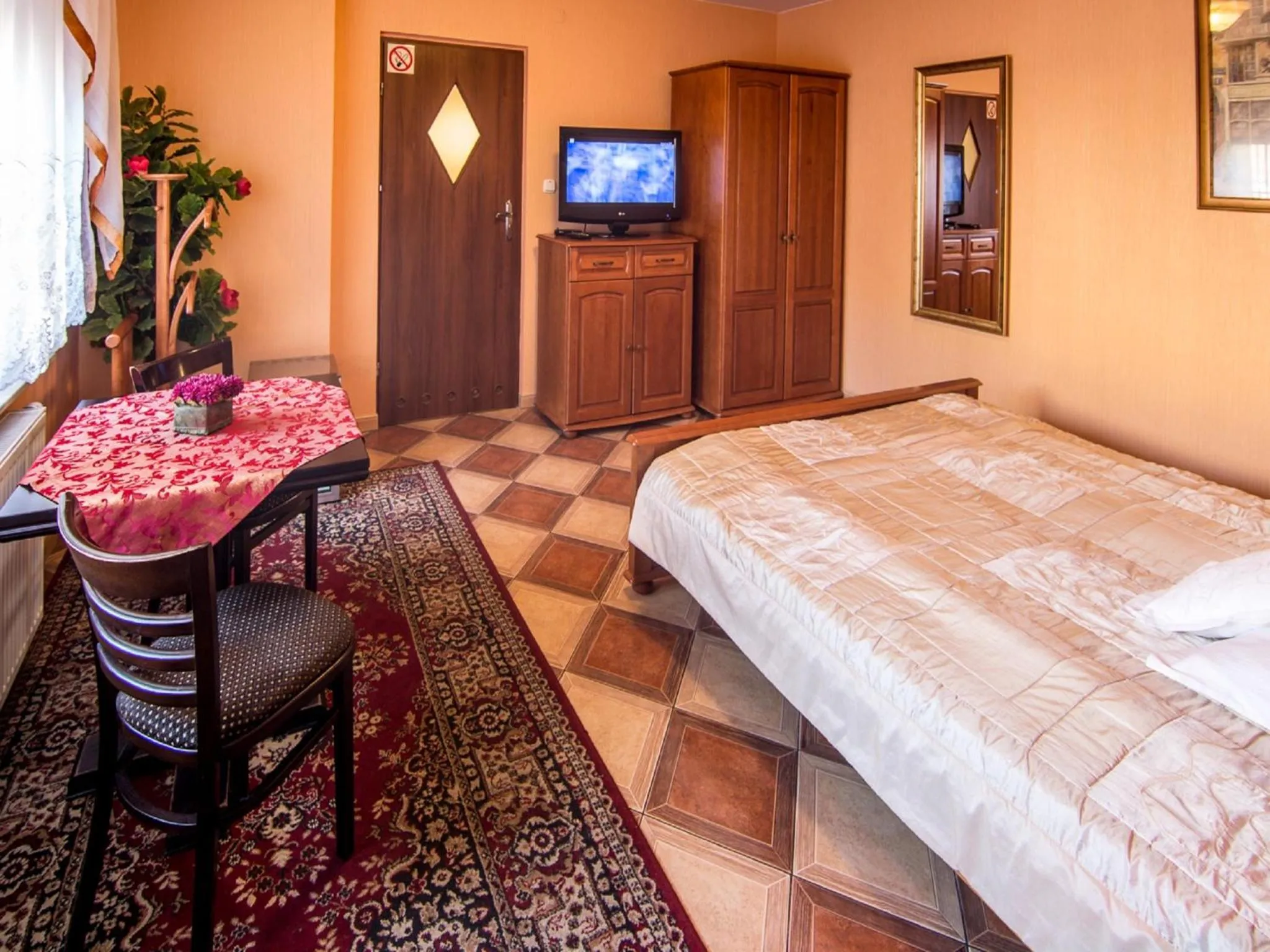 Coffee/tea facilities, Bed in BLACK JACK "Będzin"