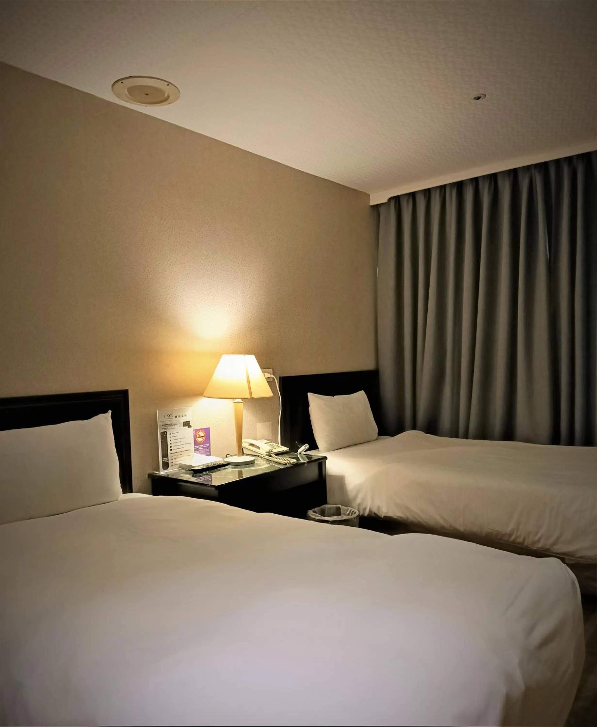 Decorative detail, Bed in Well Garden Hotel