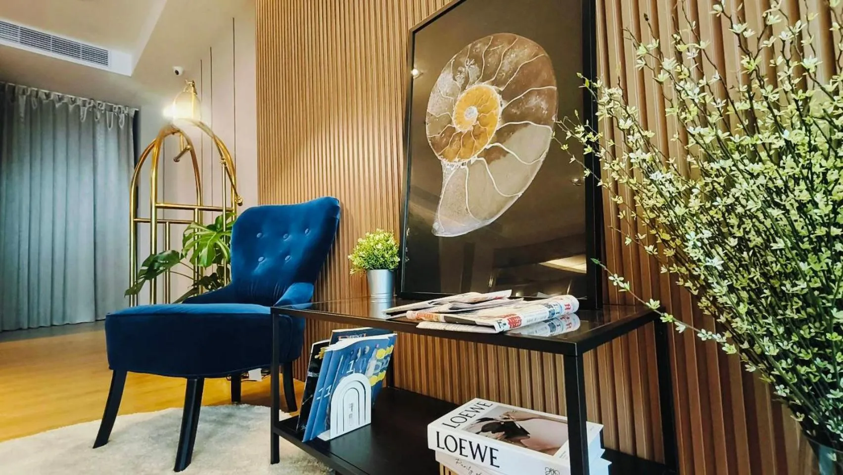 Lobby or reception in Well Garden Hotel