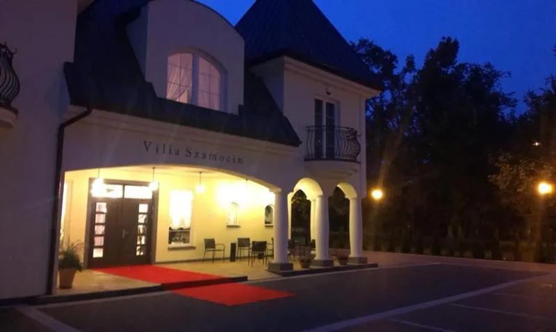 Facade/entrance in Villa Szamocin