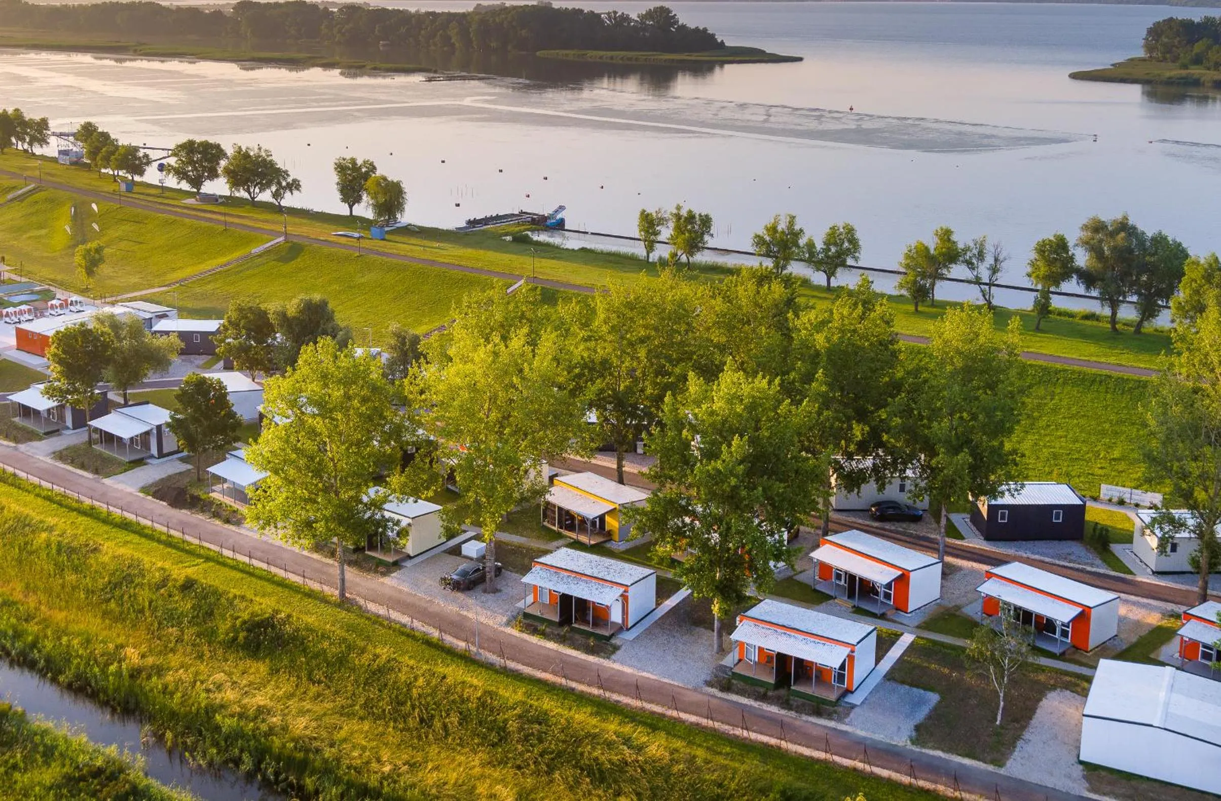 Day in Tisza-tó Apartmanpark