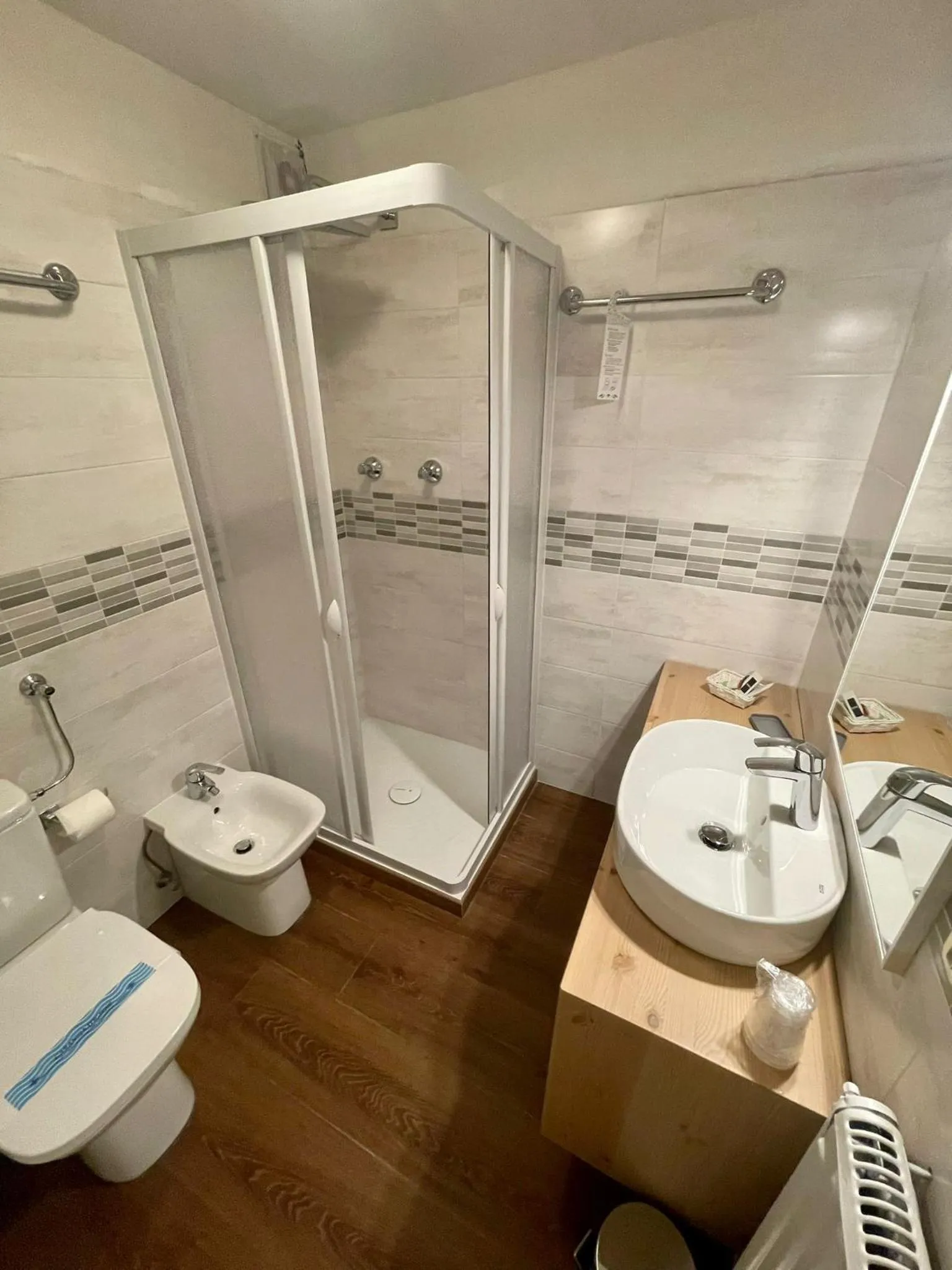 Shower in Hotel Villa Aurora