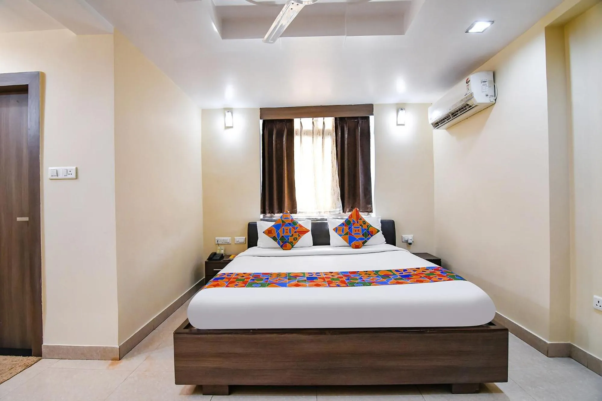 Bed in Via Raj Residency II