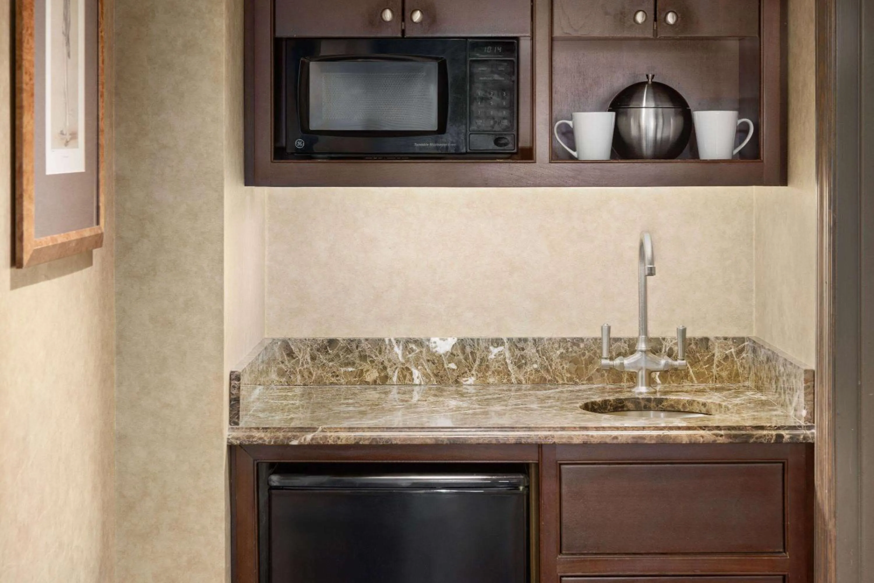 Kitchen or kitchenette in The Blakely by LuxUrban