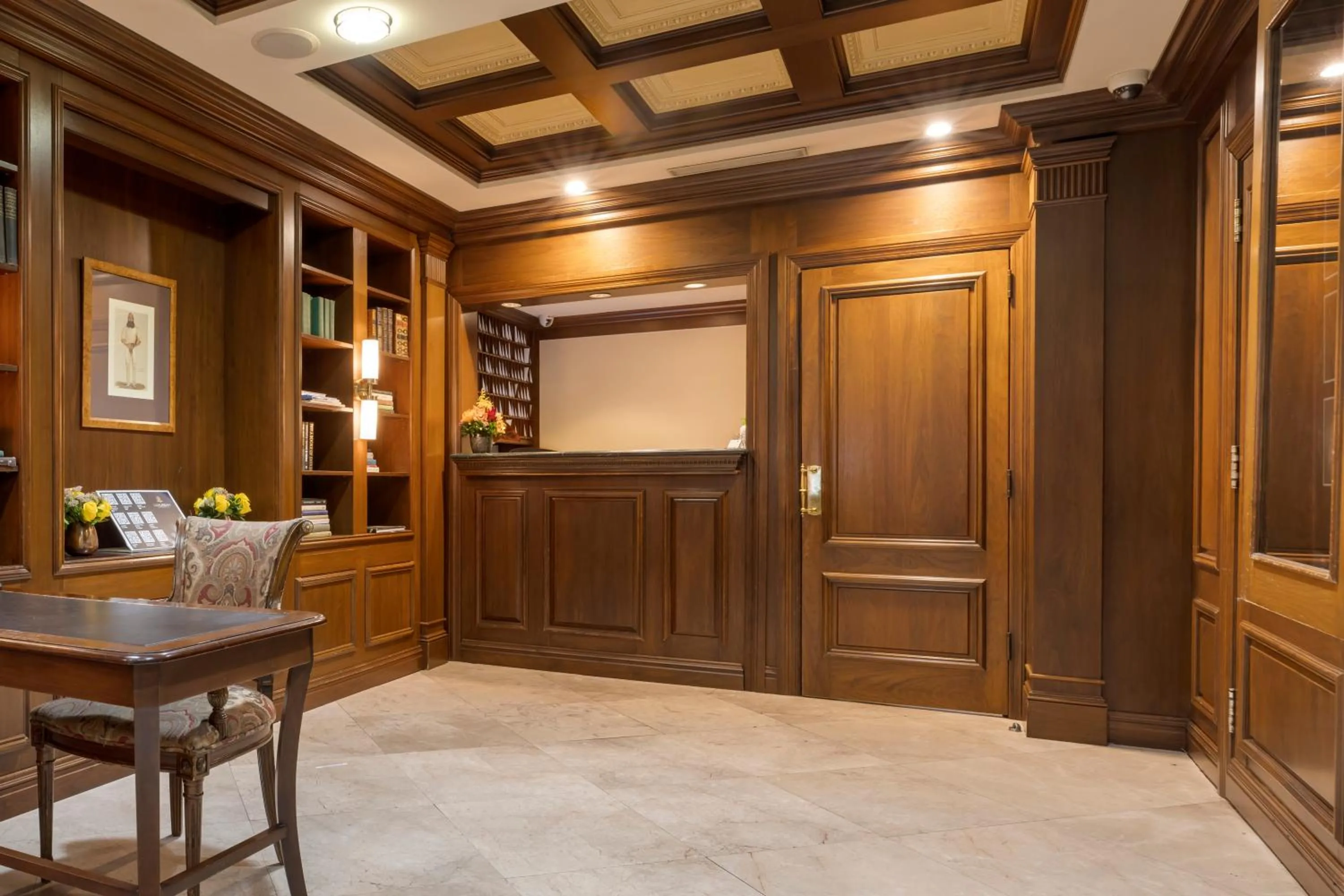 Lobby or reception in The Blakely by LuxUrban