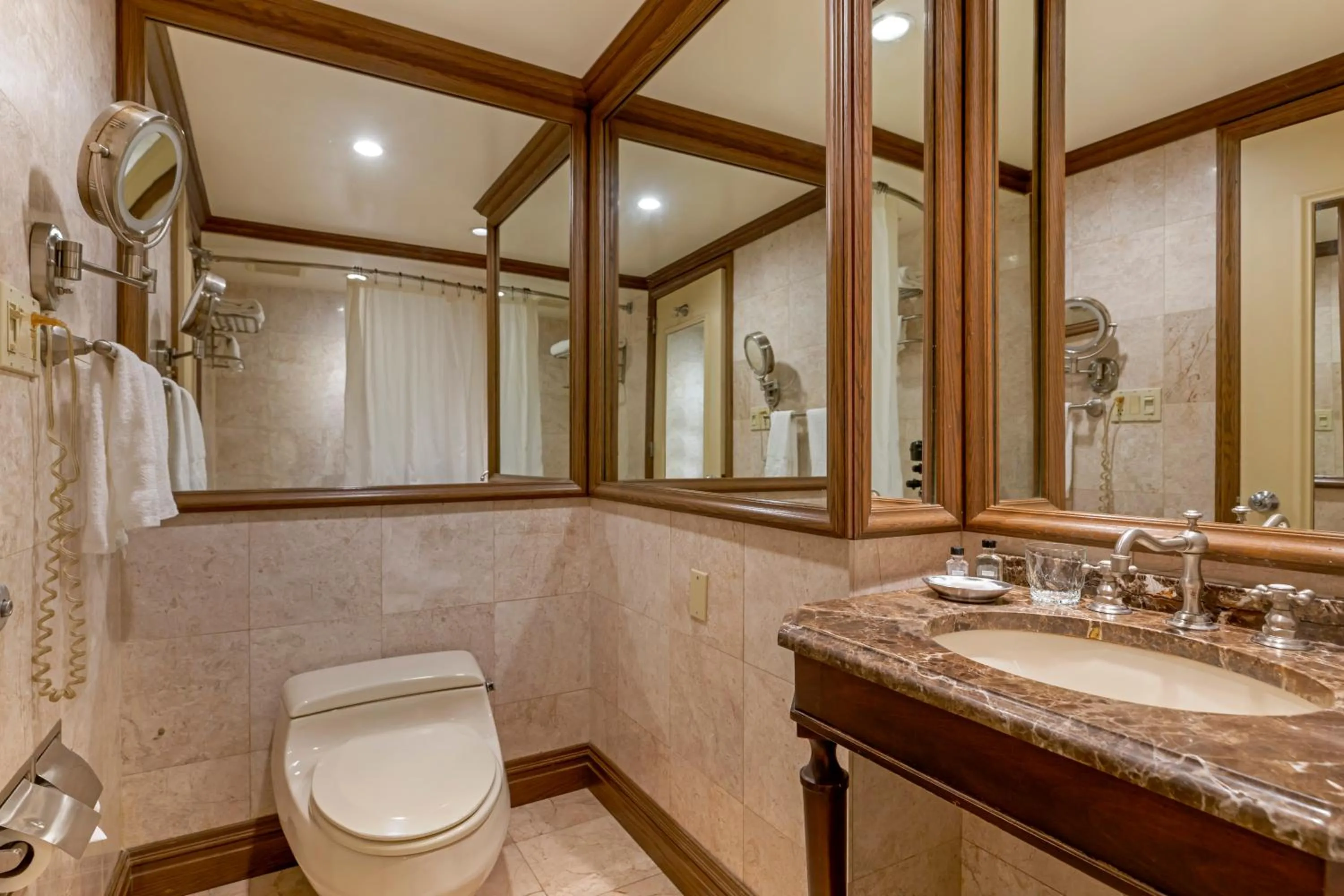 The Blakely by LuxUrban