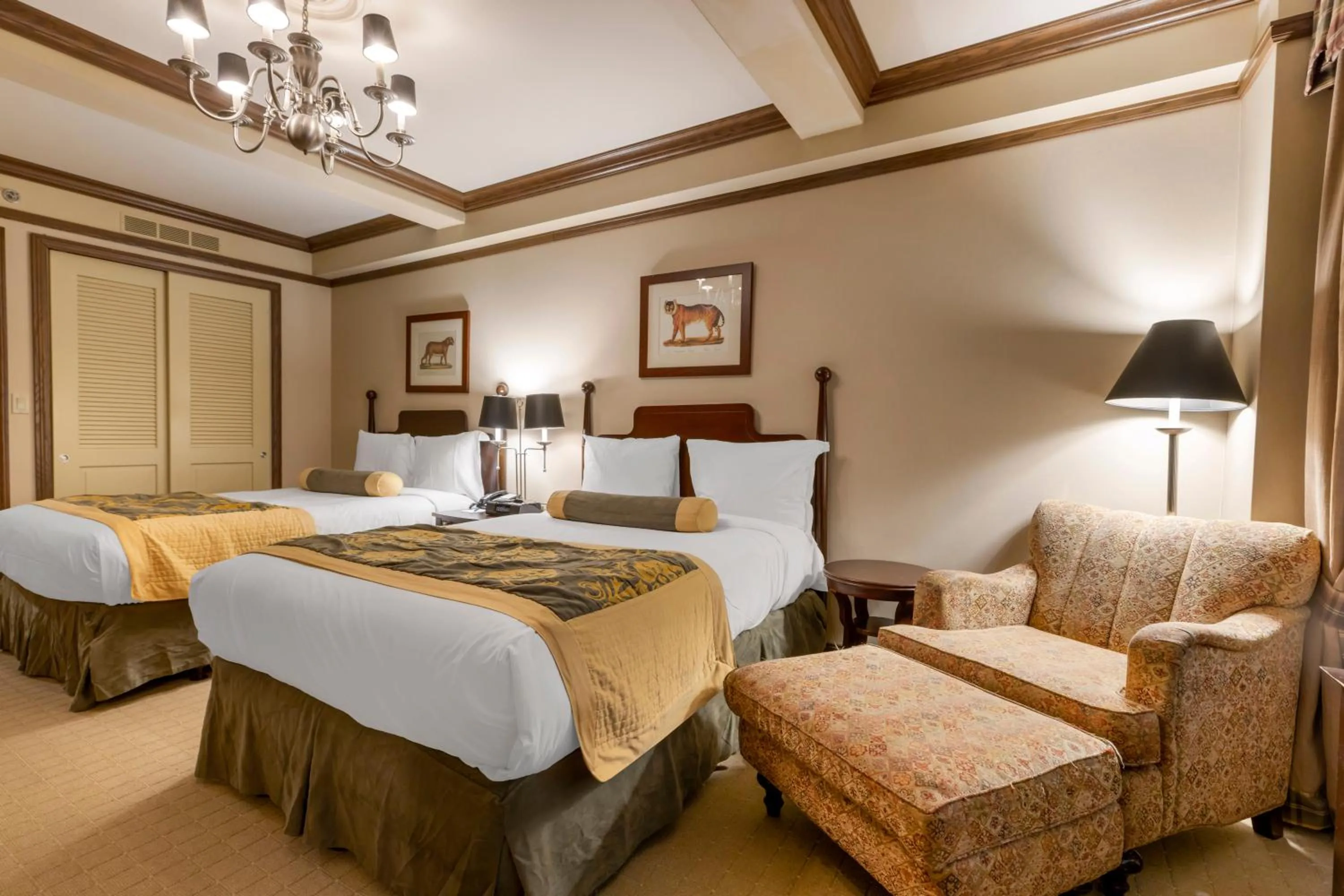 Double Room with Two Double Beds - Non-Smoking in The Blakely by LuxUrban