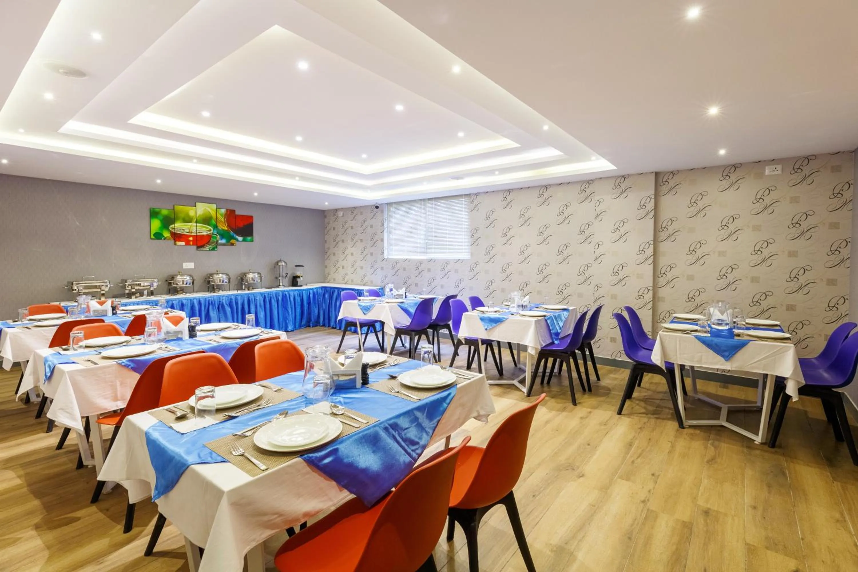 Restaurant/places to eat in Royal Ace Boutique Hotel