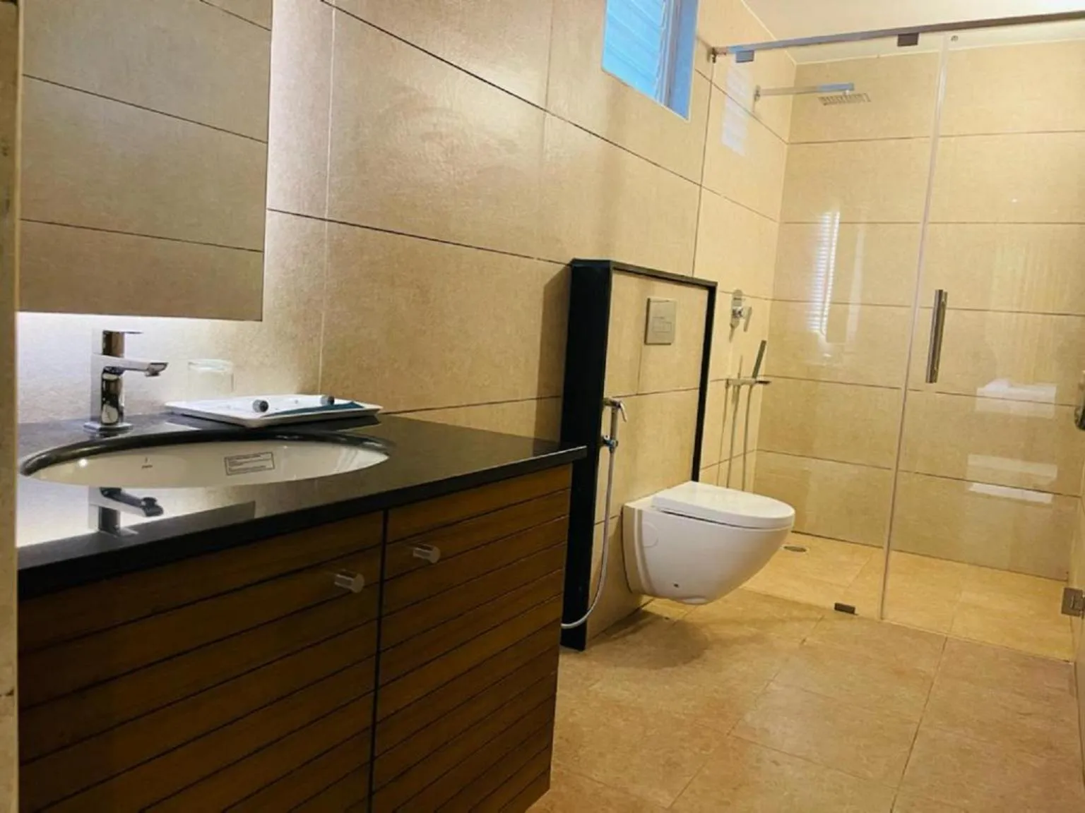 Shower in Royal Ace Boutique Hotel