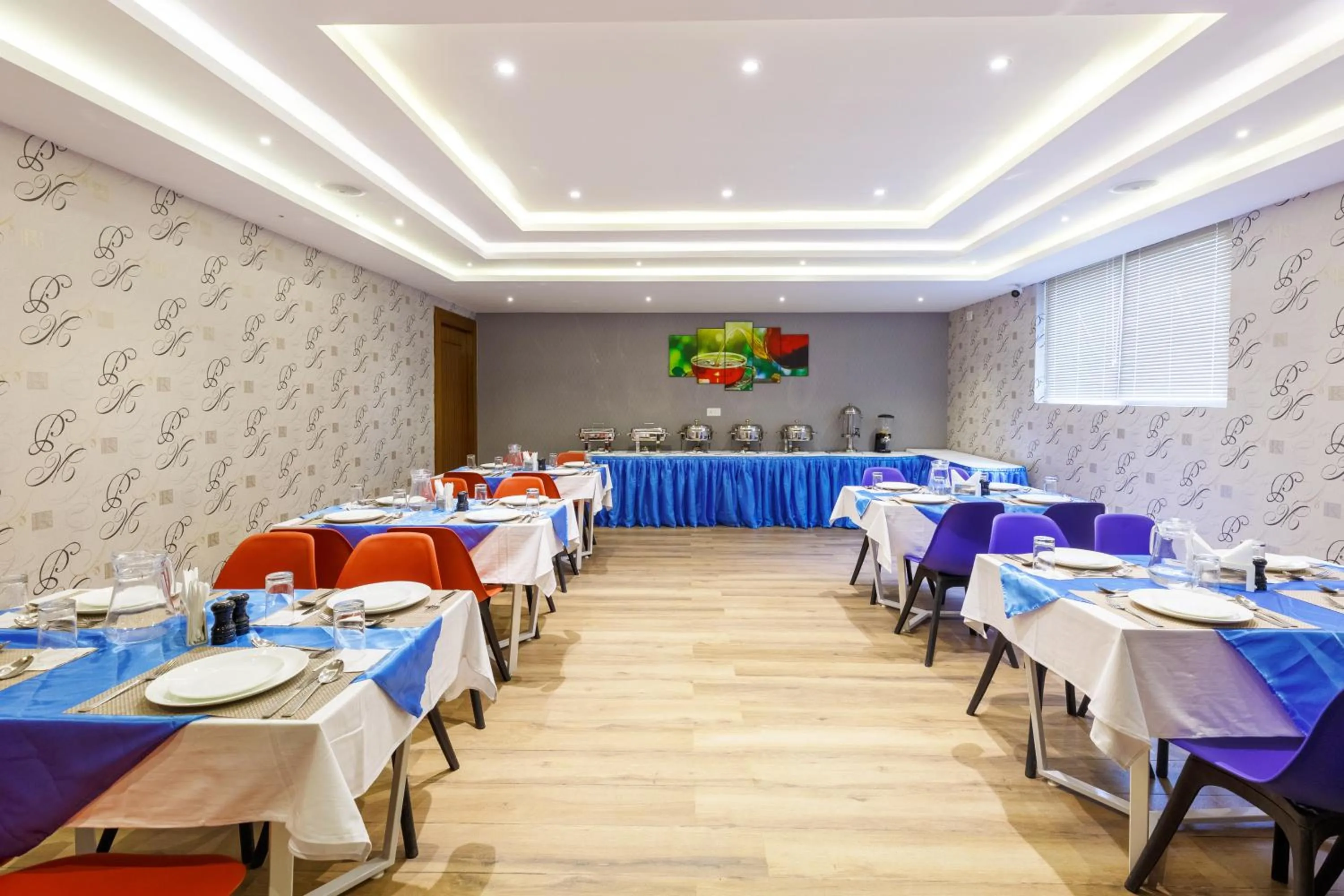 Restaurant/places to eat in Royal Ace Boutique Hotel