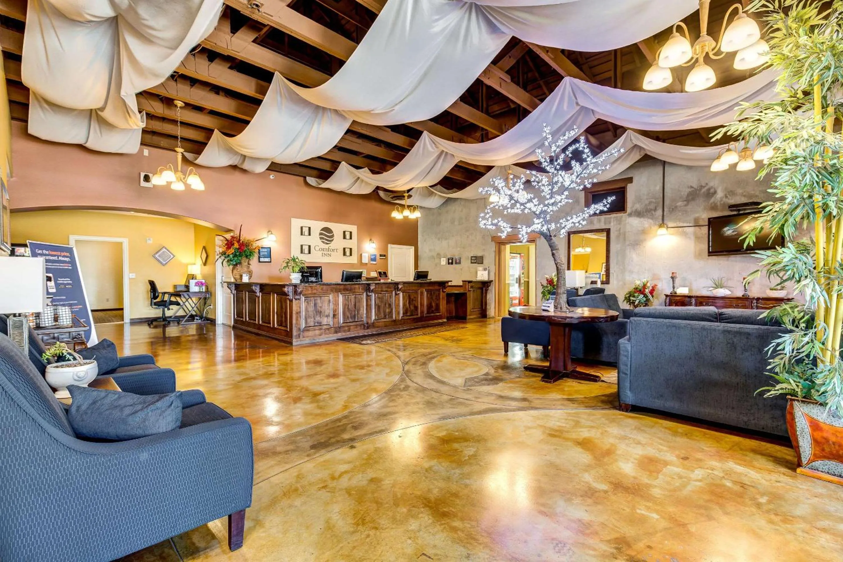 Lobby or reception in Comfort Inn Pomona near Fairplex