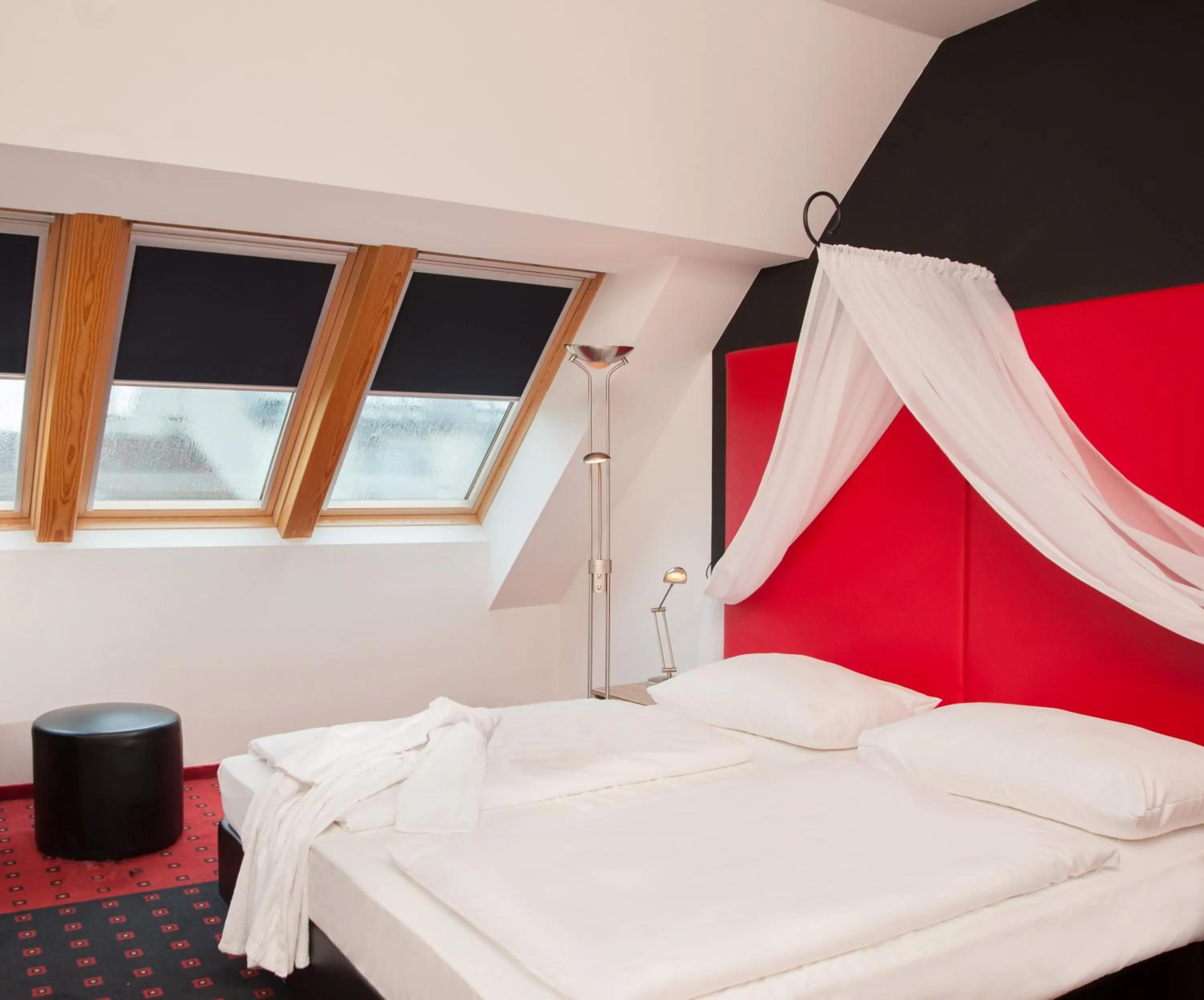 Bed in Senator Hotel Vienna