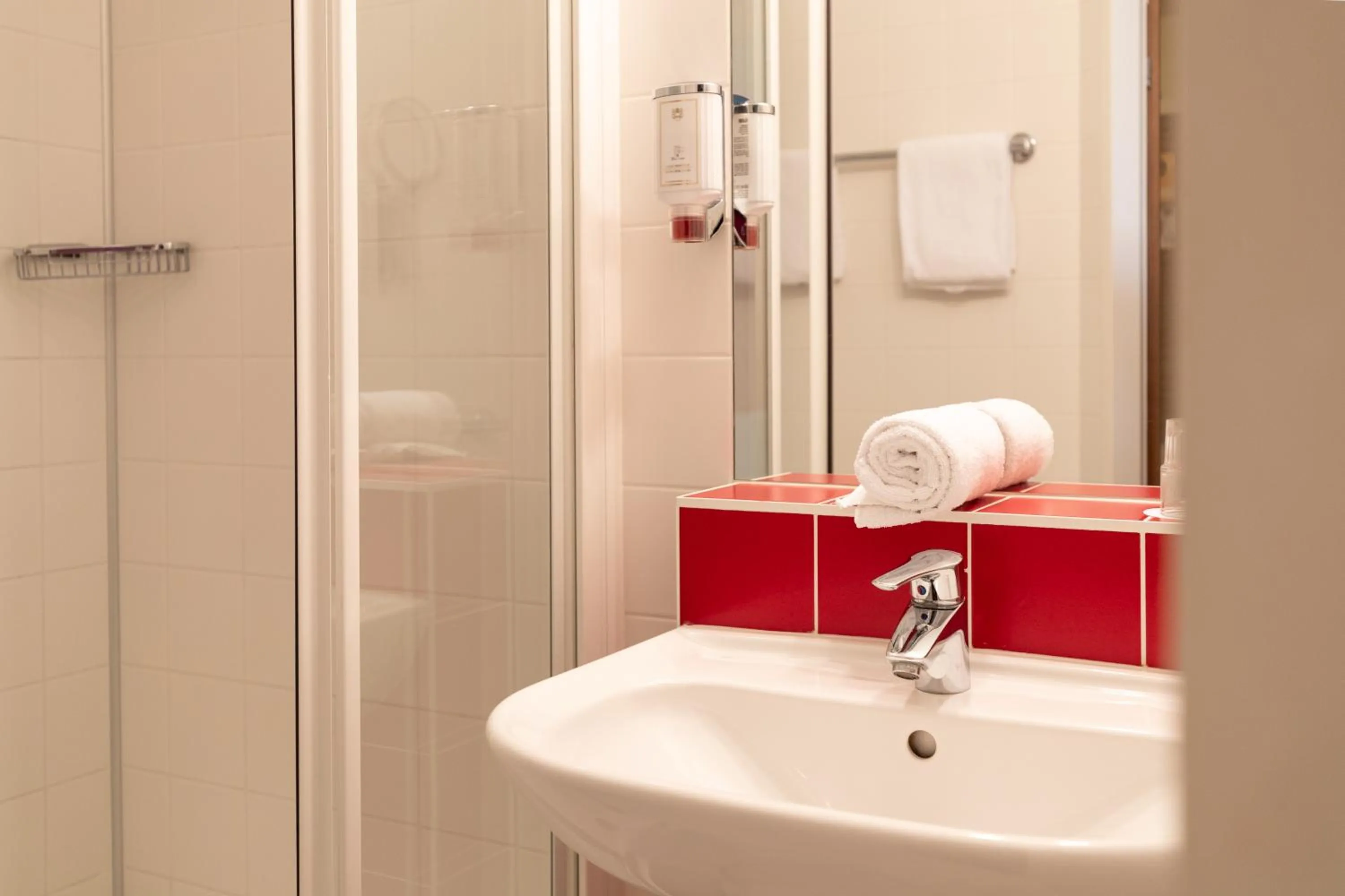 Toilet in Senator Hotel Vienna