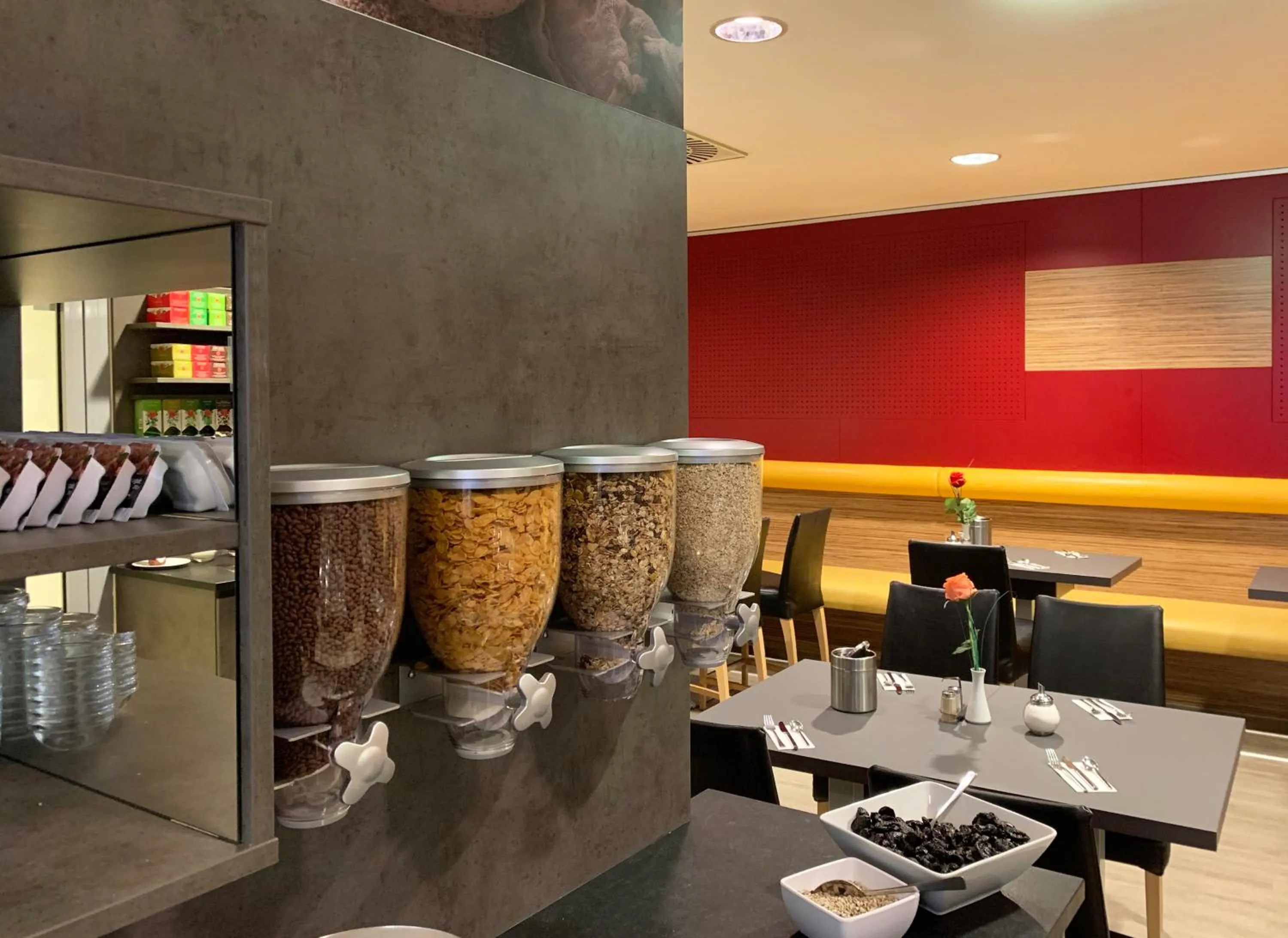 Restaurant/places to eat in Senator Hotel Vienna