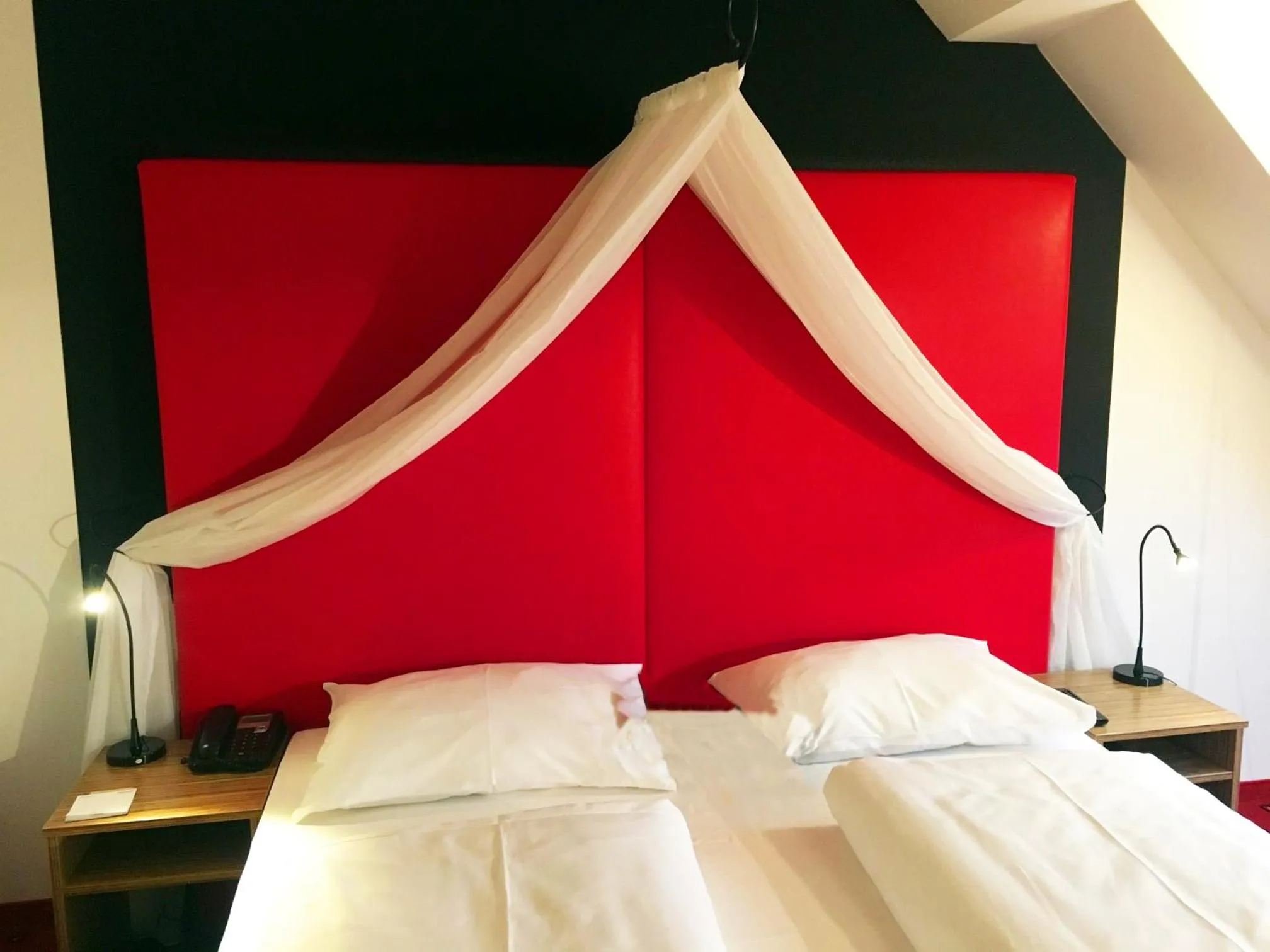 Bed in Senator Hotel Vienna