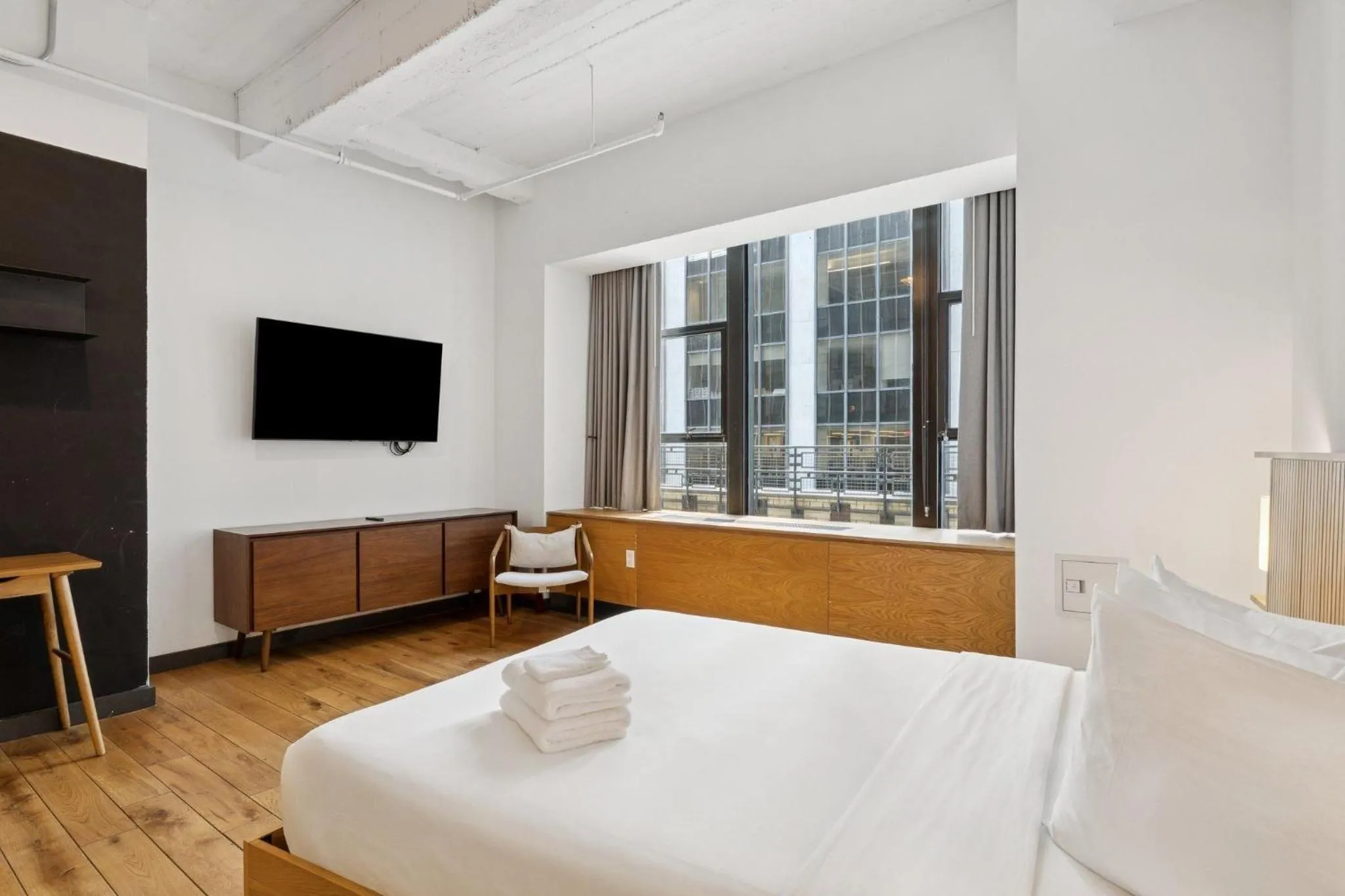 Bed in Placemakr Wall Street