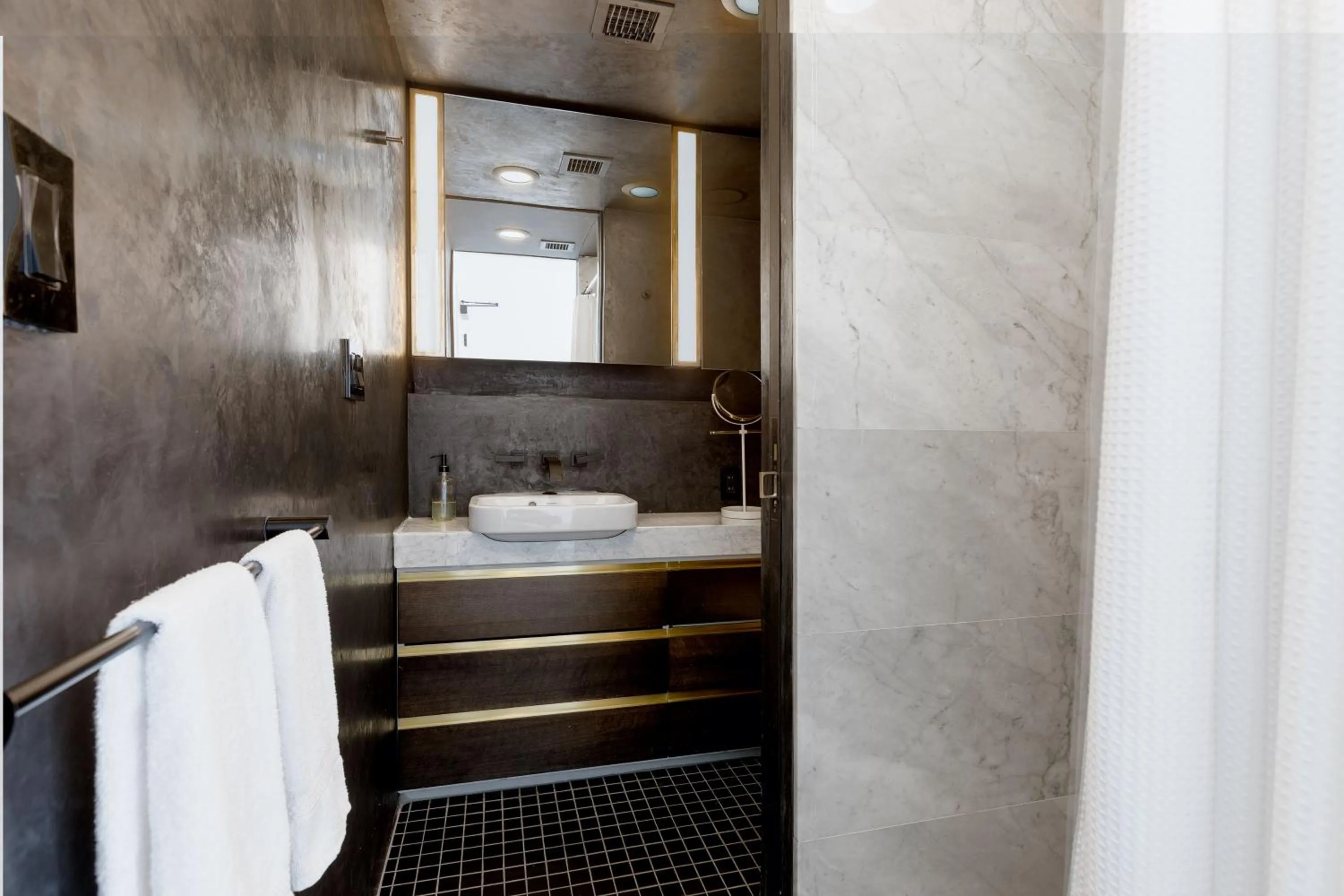 Bathroom in Placemakr Wall Street