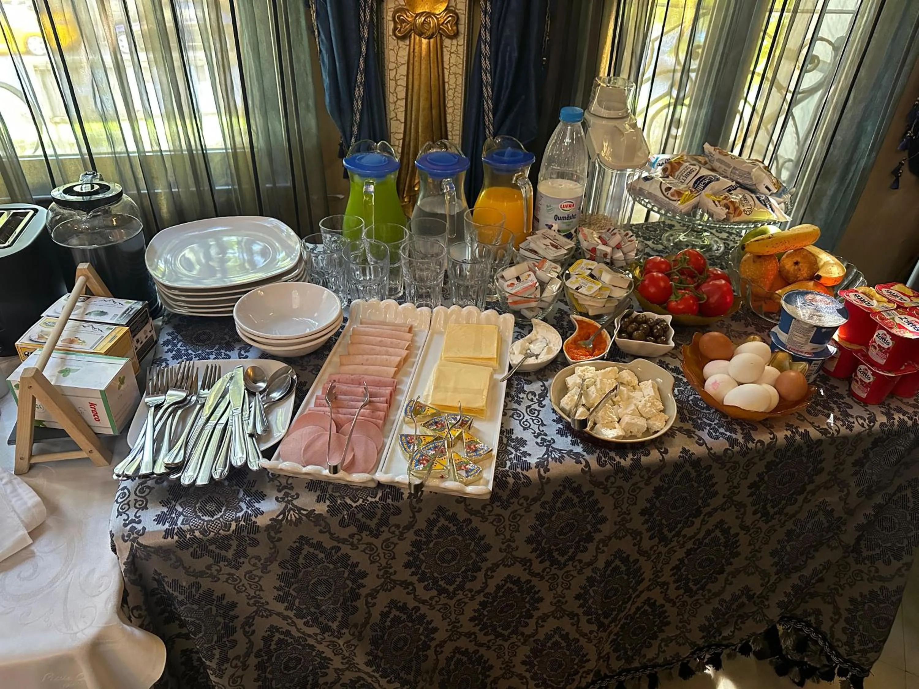 Breakfast in Hotel Boutique Vila Fernando Tirana