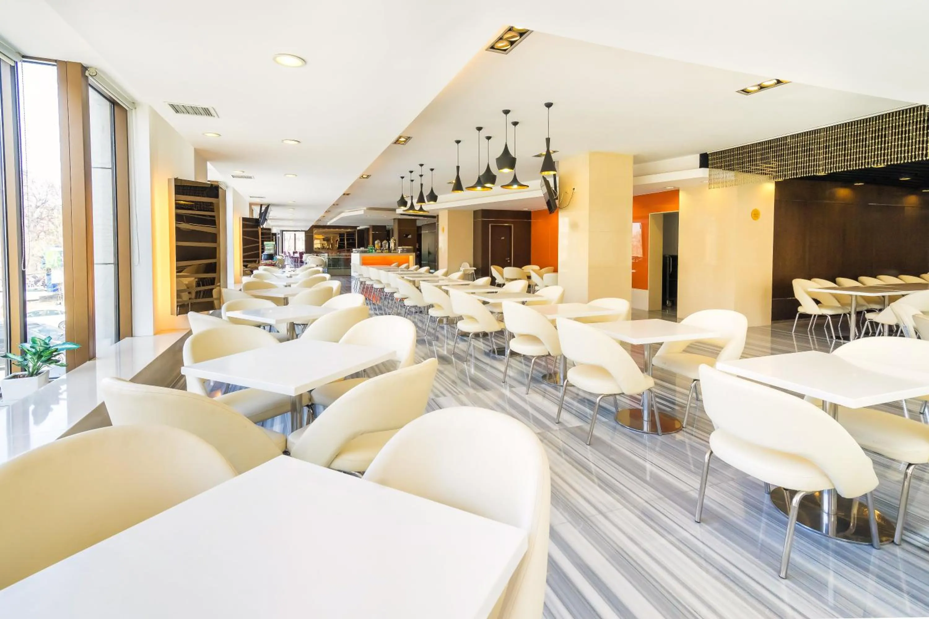 Restaurant/places to eat in Holiday Inn Express Beijing Temple of Heaven by IHG