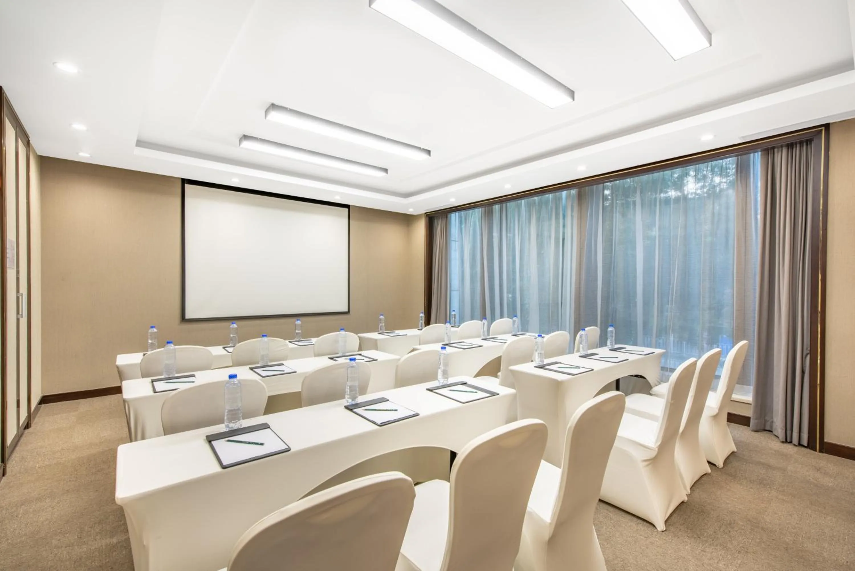 Meeting/conference room in Holiday Inn Express Beijing Temple of Heaven by IHG